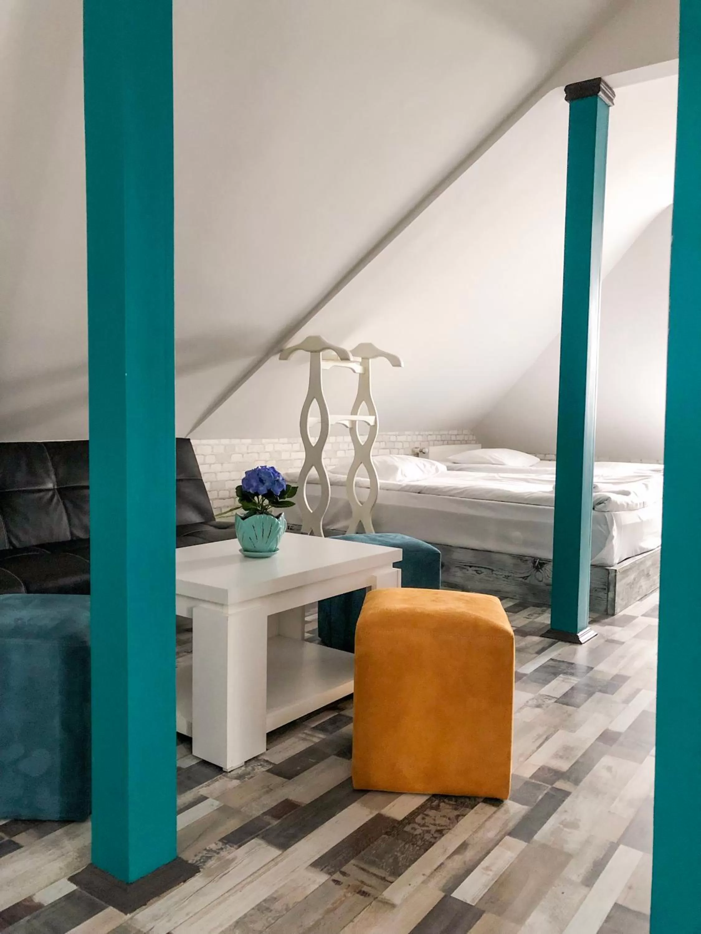 Living room in Check Point Hotel