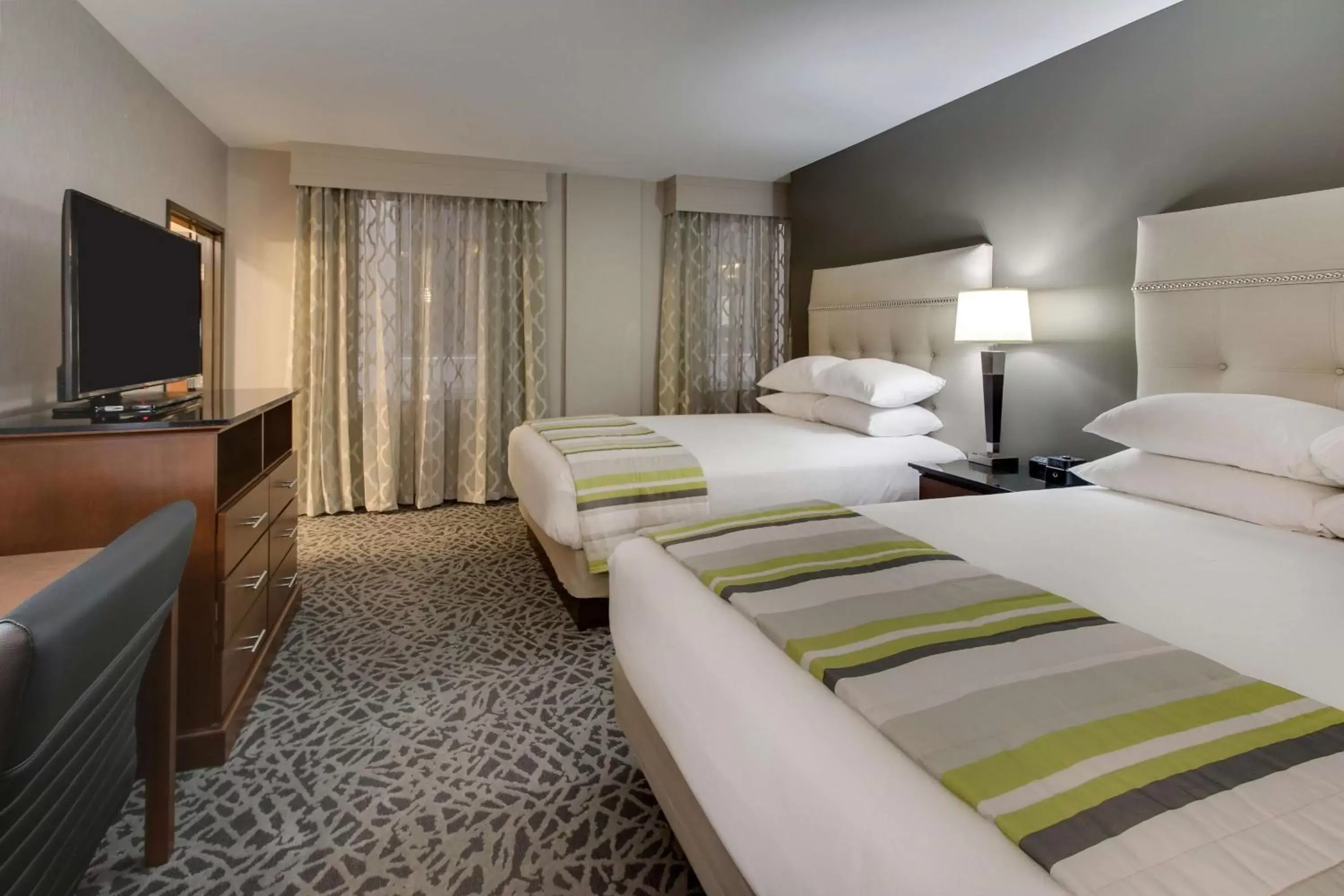 Deluxe Queen Room with Two Queen Beds - Hearing Accessible, Tub in Drury Plaza Hotel Milwaukee Downtown Deluxe Queen Room with Two Queen Beds - Hearing Accessible, Tub in Drury Plaza Hotel Milwaukee Downtown