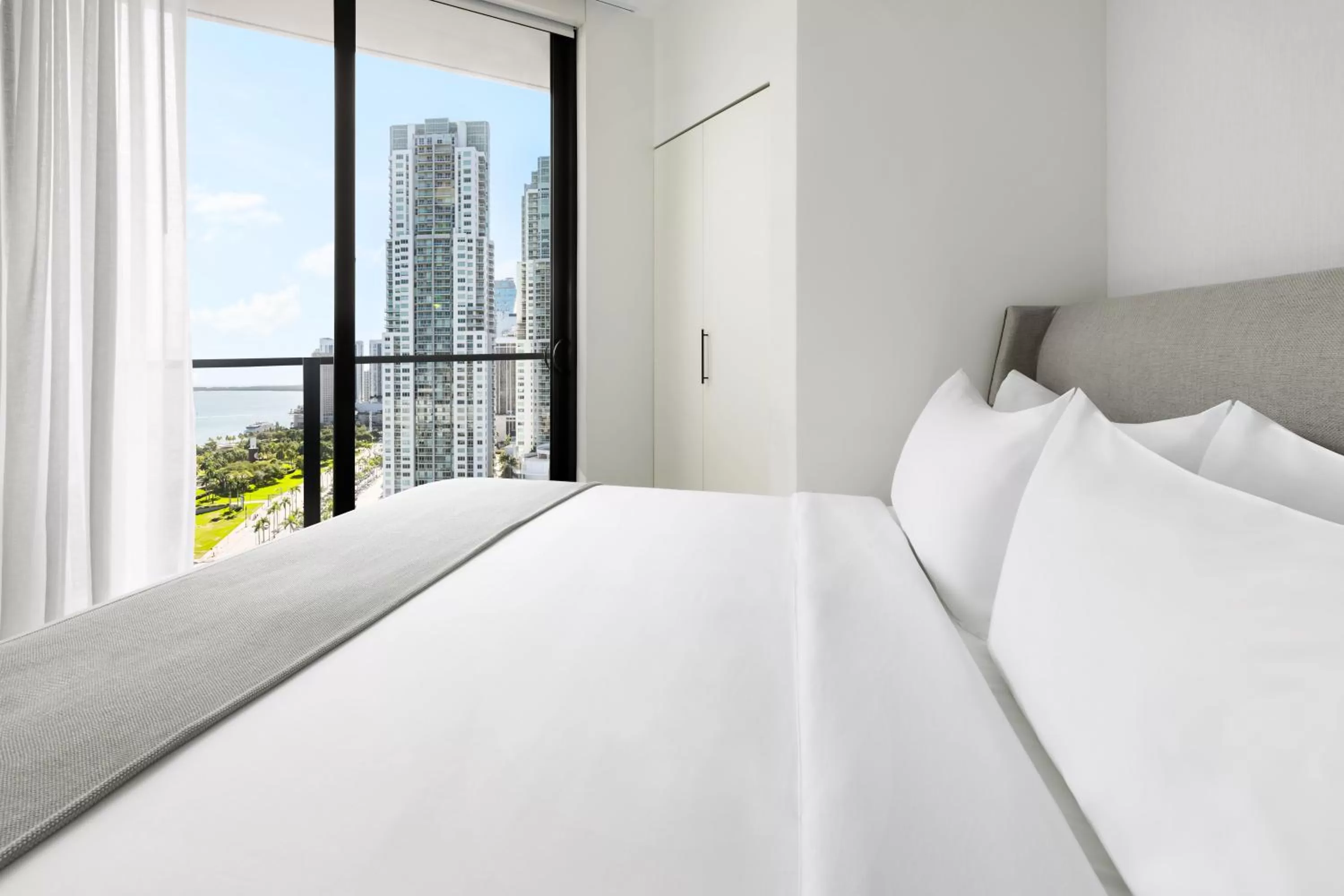 Bed in The Elser Hotel Miami - An All-Suite Hotel
