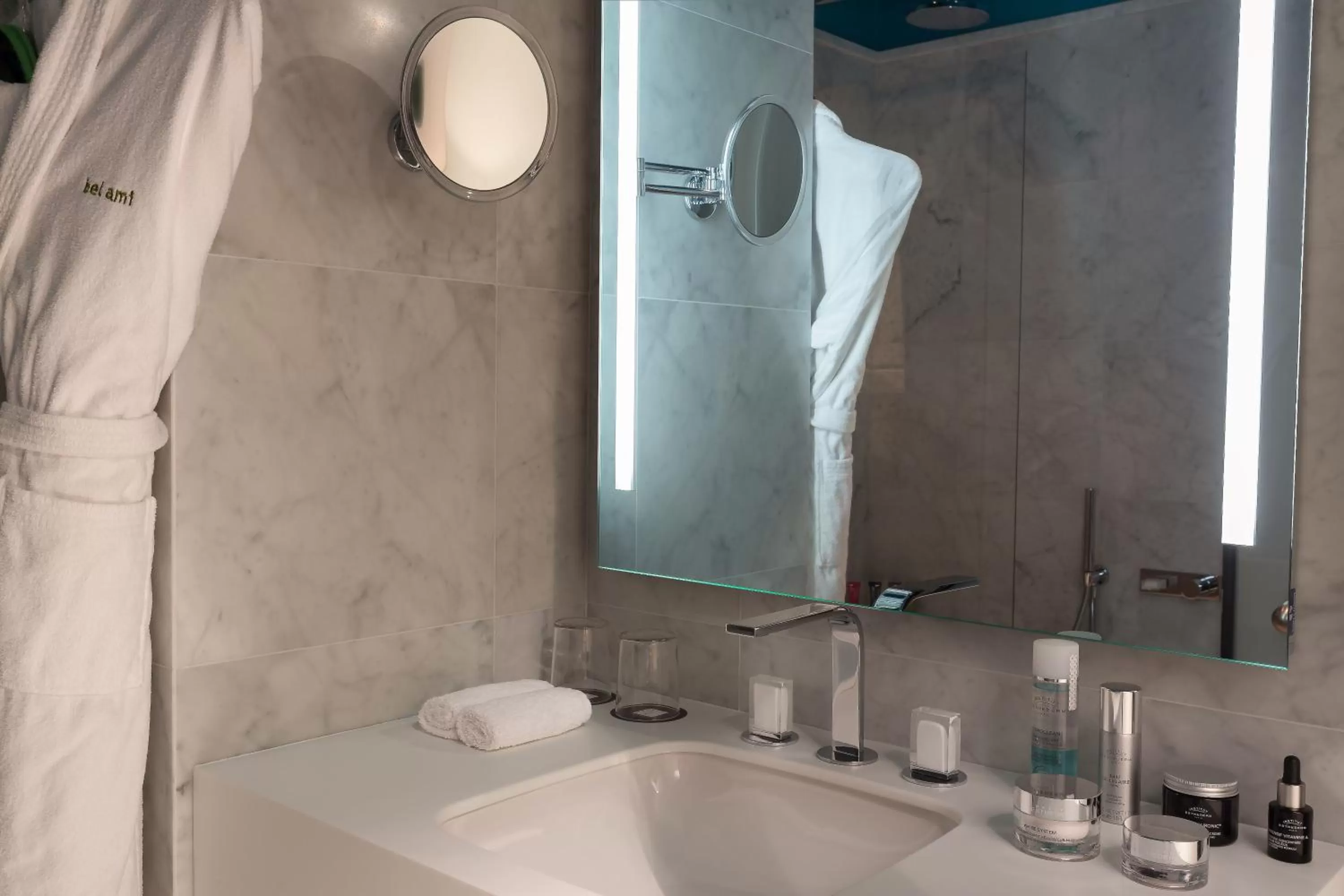 Bathroom in Hôtel Bel Ami