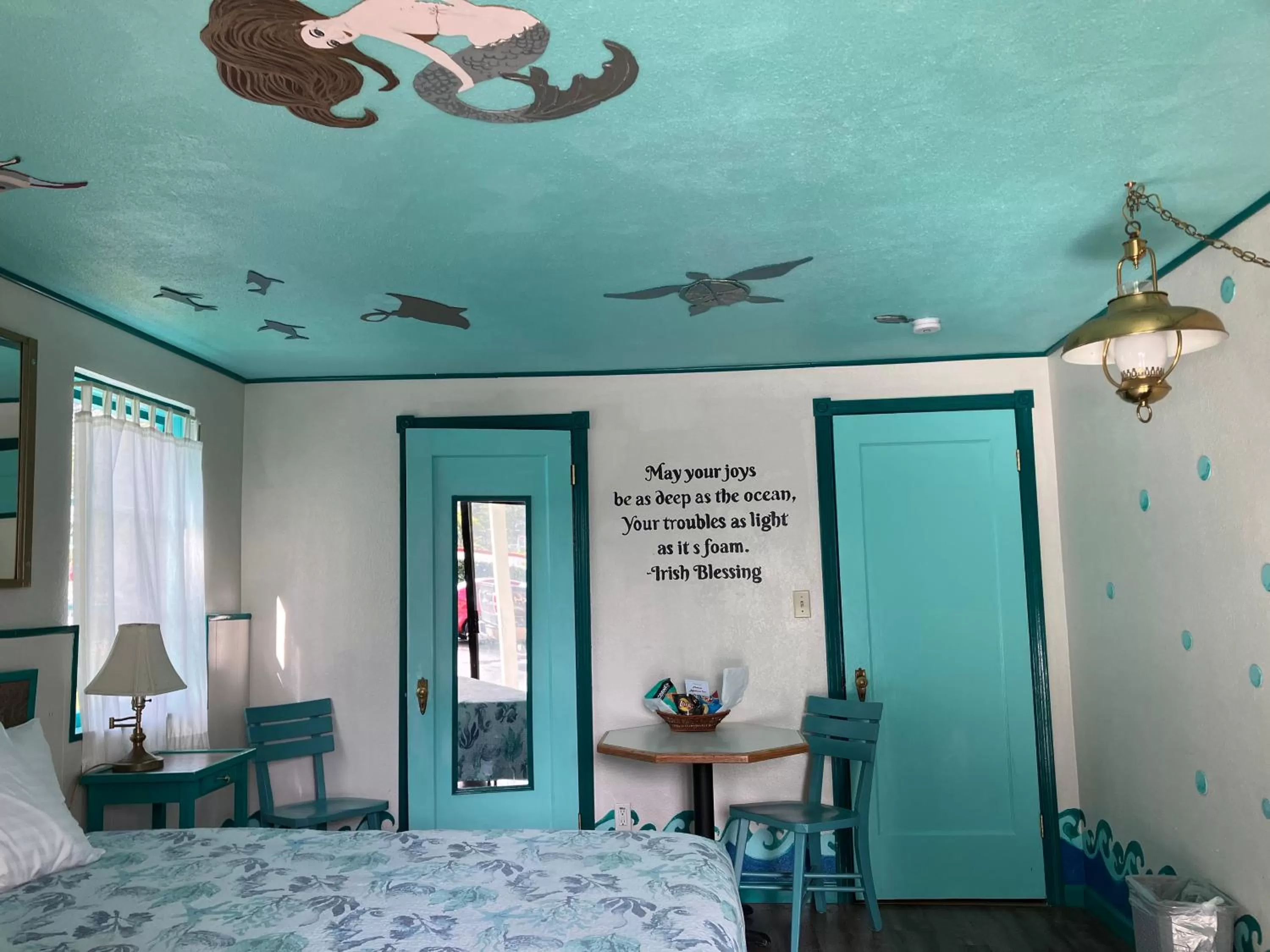 Bed in Lighthouse Inn