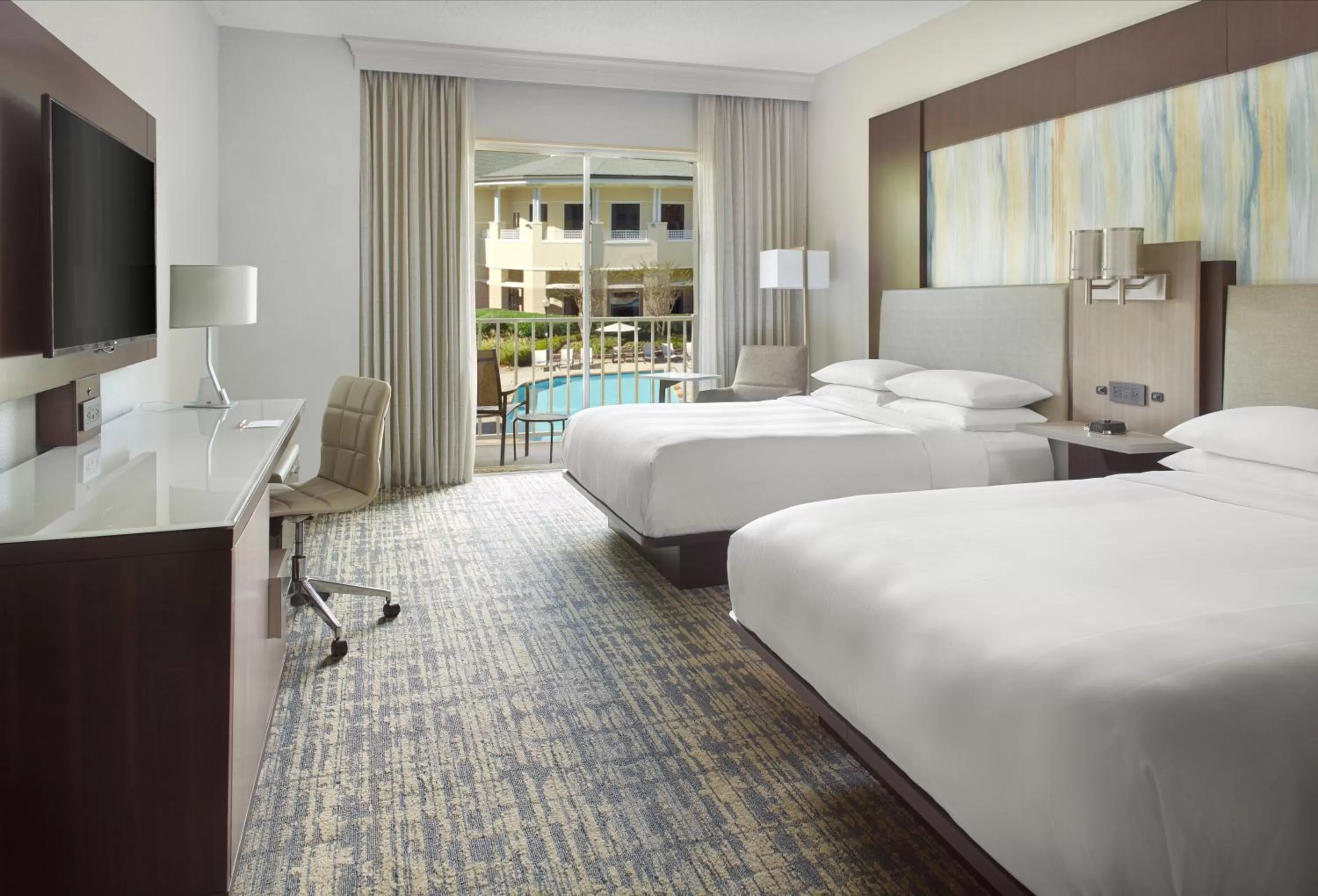 Photo of the whole room, Bed in Atlanta Evergreen Lakeside Resort