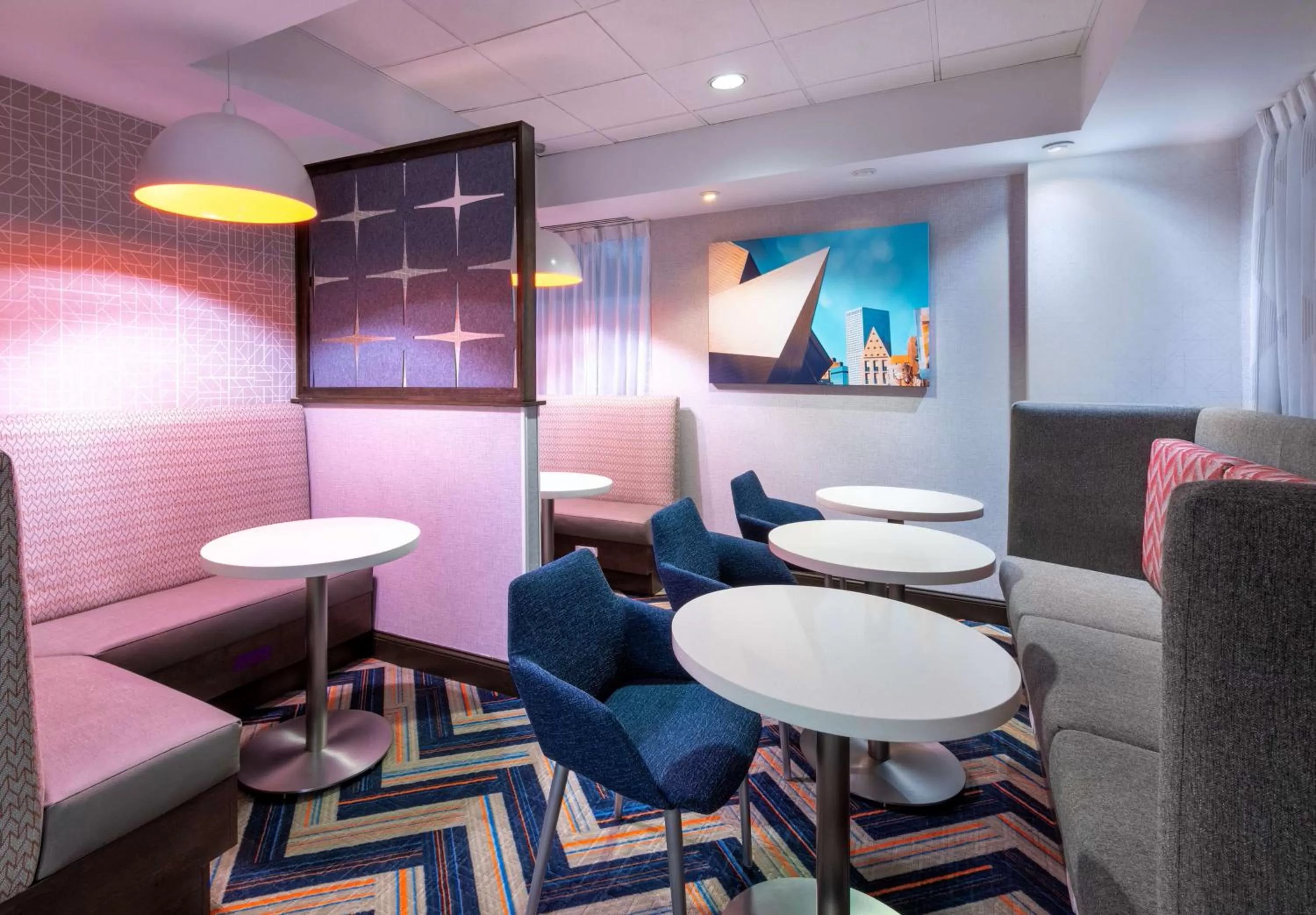 Lobby or reception in Hampton Inn Denver-International Airport