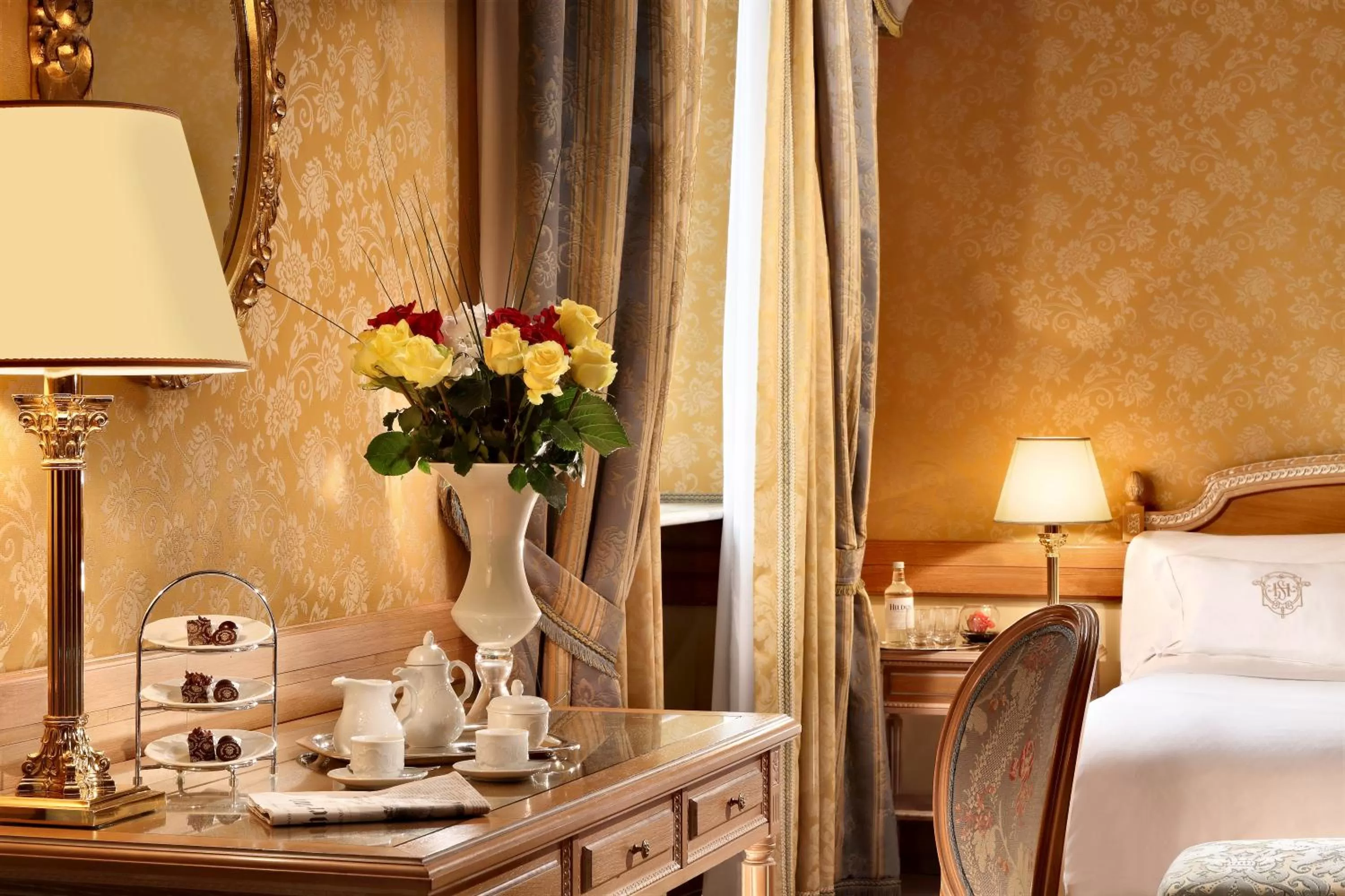 Garden view, Bed in Hotel Splendide Royal