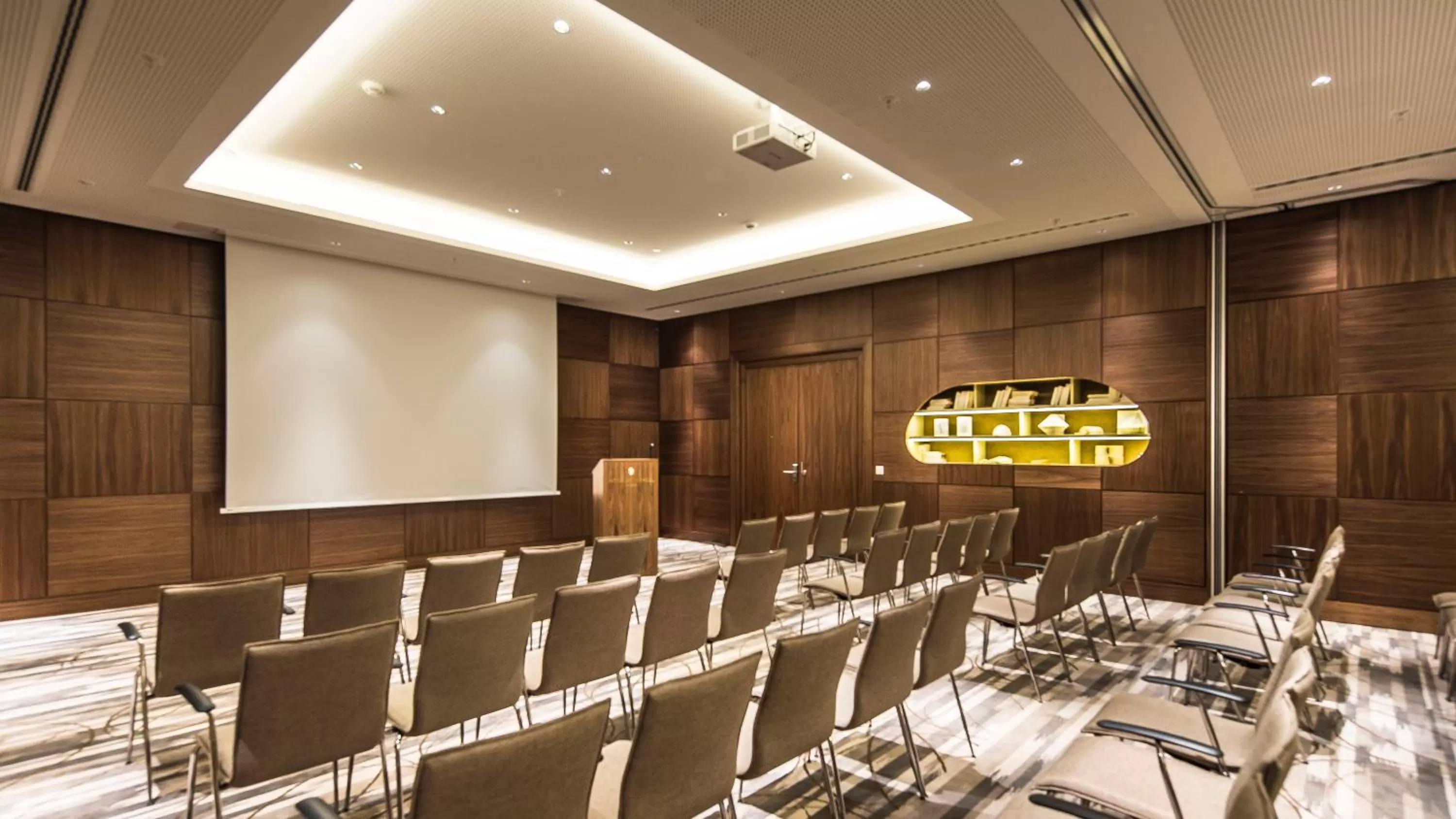 Meeting/conference room in AlpenGold Hotel Davos