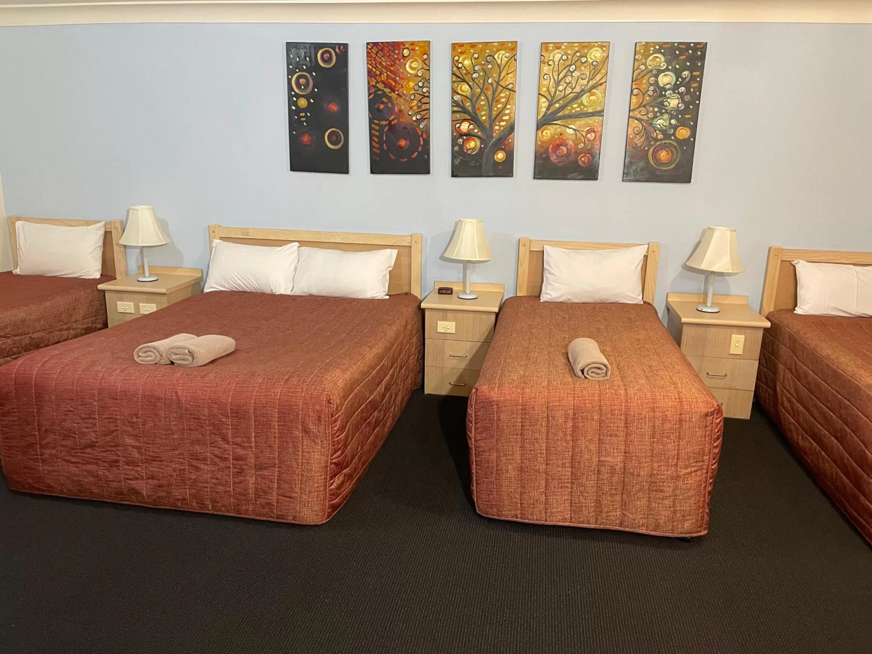 Bed in Countryman Motor Inn Cowra