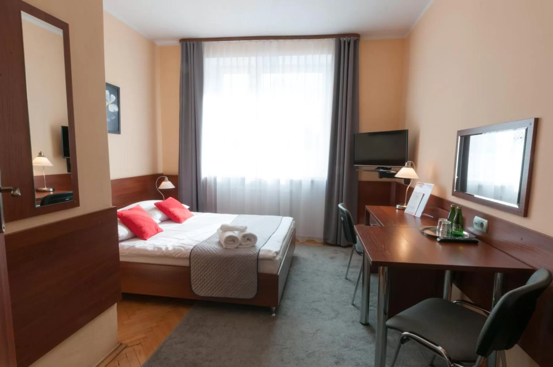 Photo of the whole room, Bed in Hotel Komes