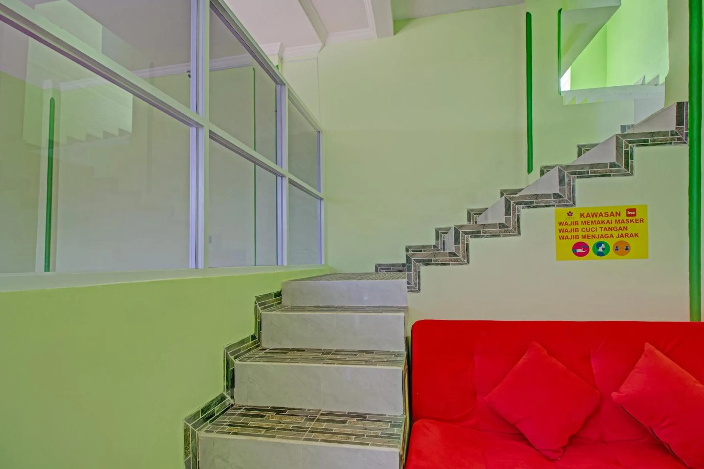 Lobby or reception in OYO 3774 Orchid 37 Syariah Guest House