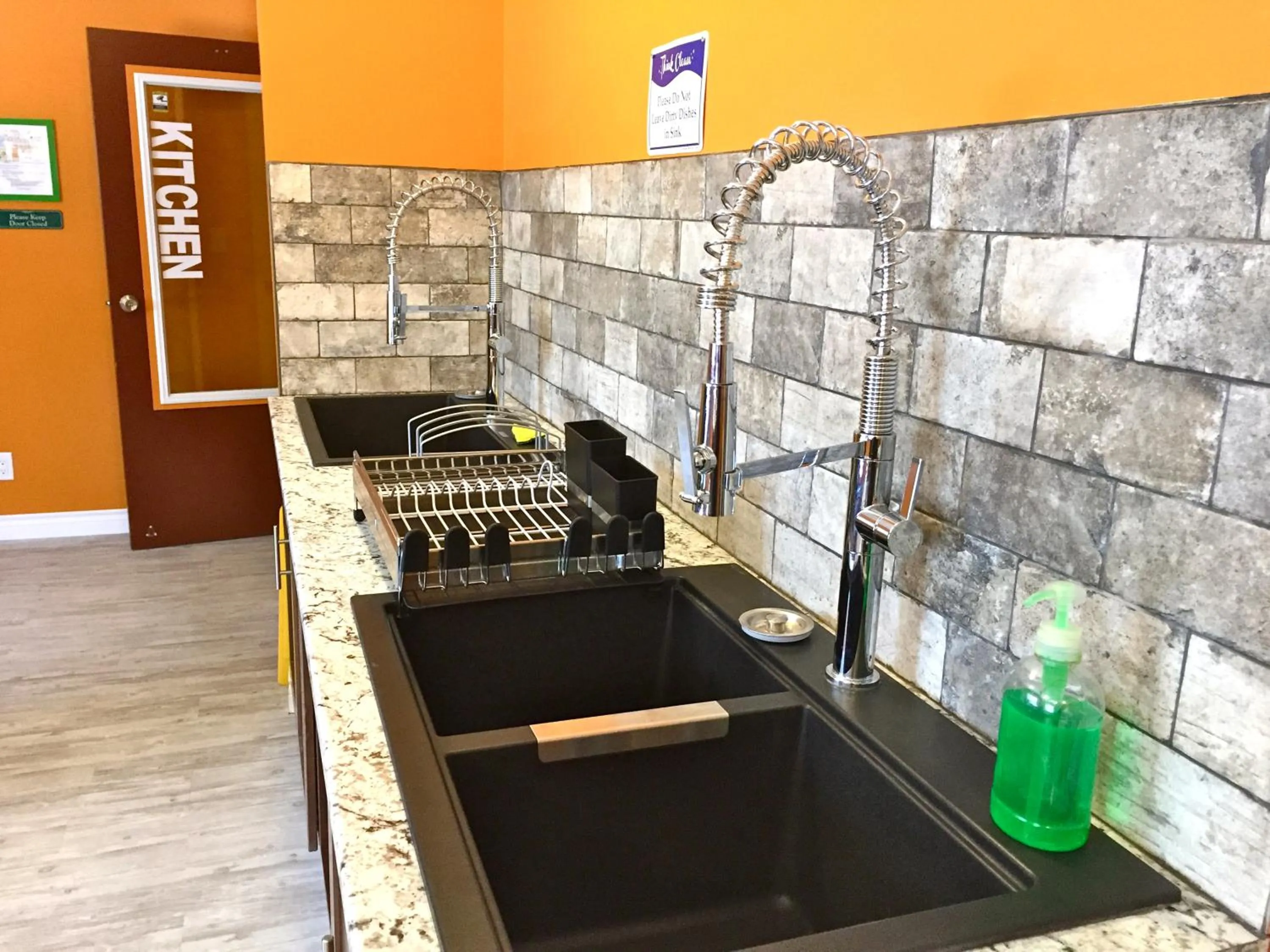 Communal kitchen in Hotel Deoro