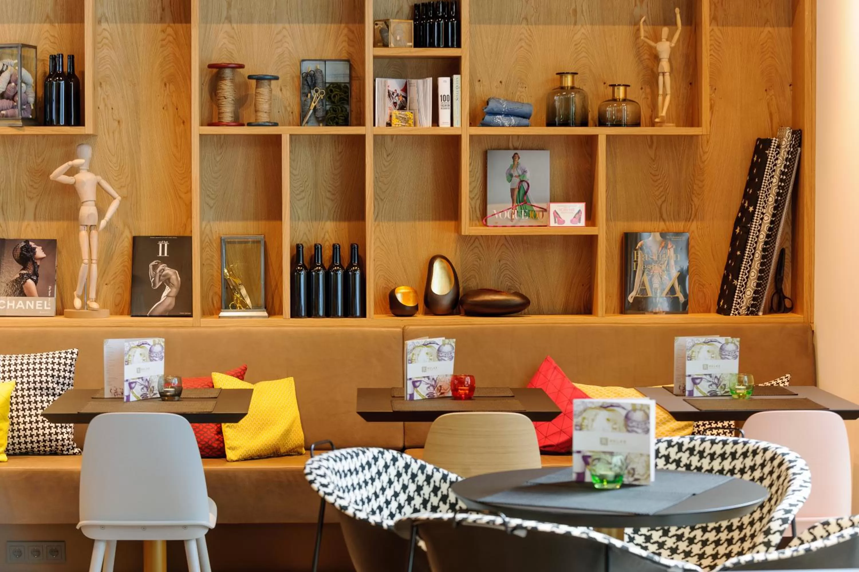 Restaurant/places to eat in MERCURE Hotel Berlin Wittenbergplatz