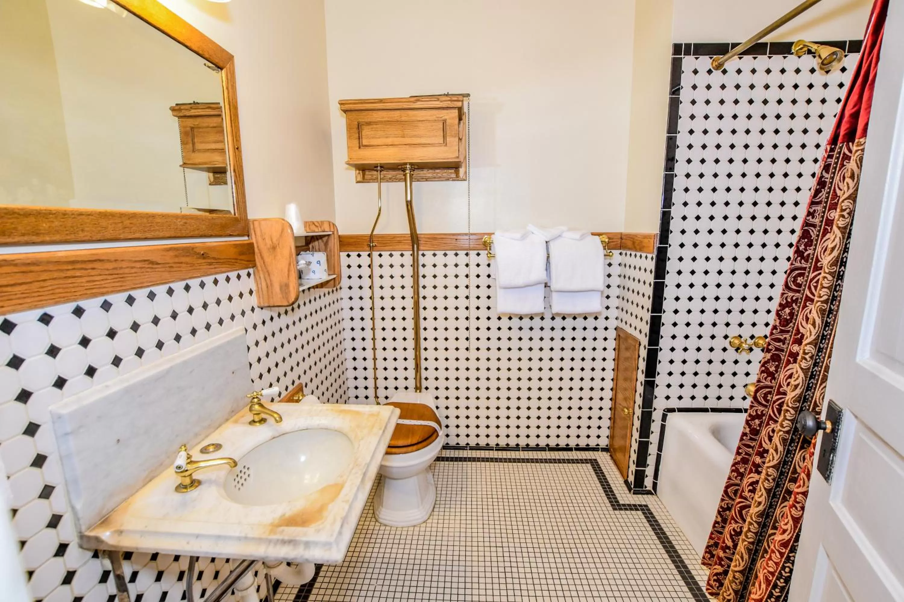 Shower in Irma Hotel