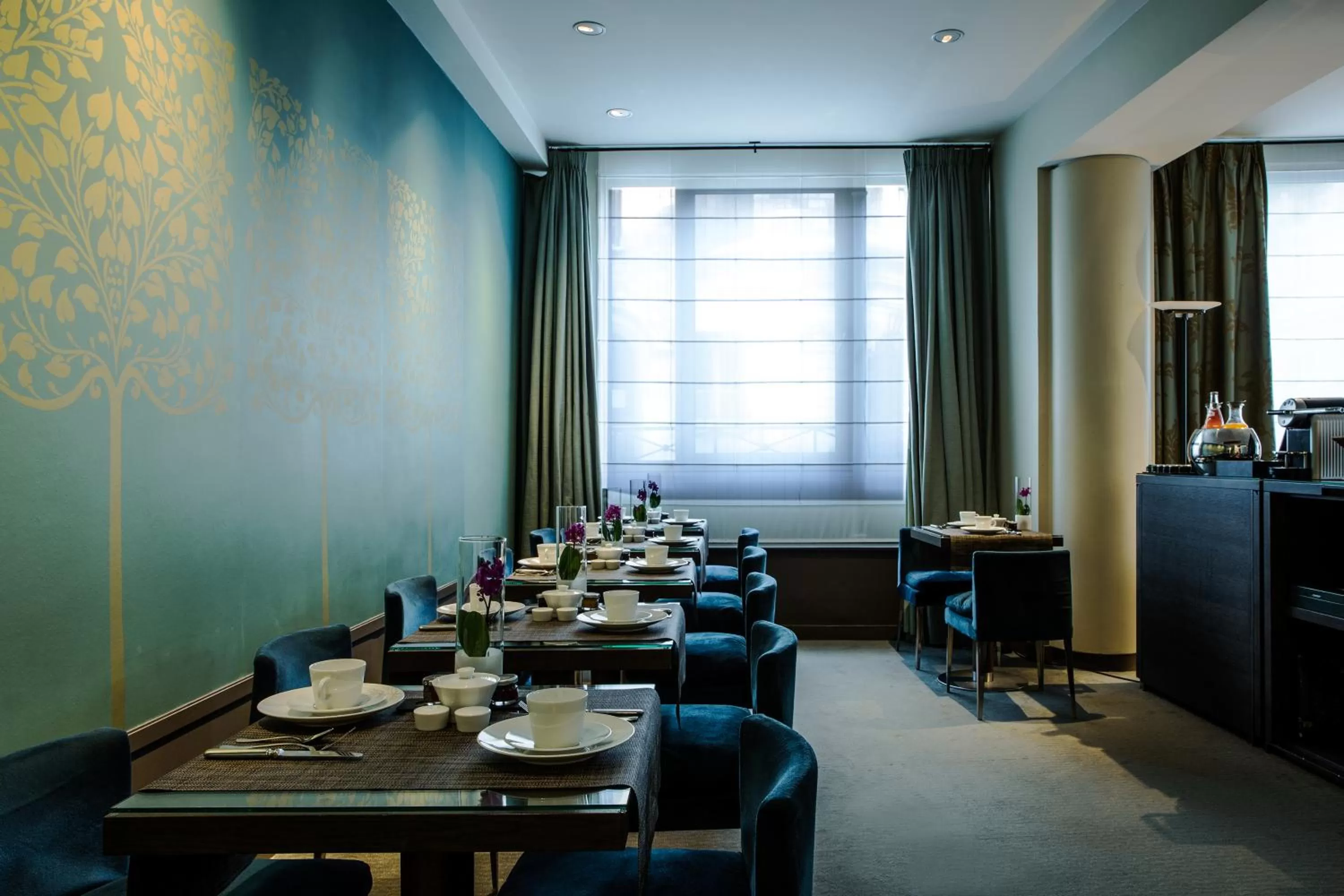 Restaurant/places to eat in Hôtel Parc Saint-Séverin - Esprit de France