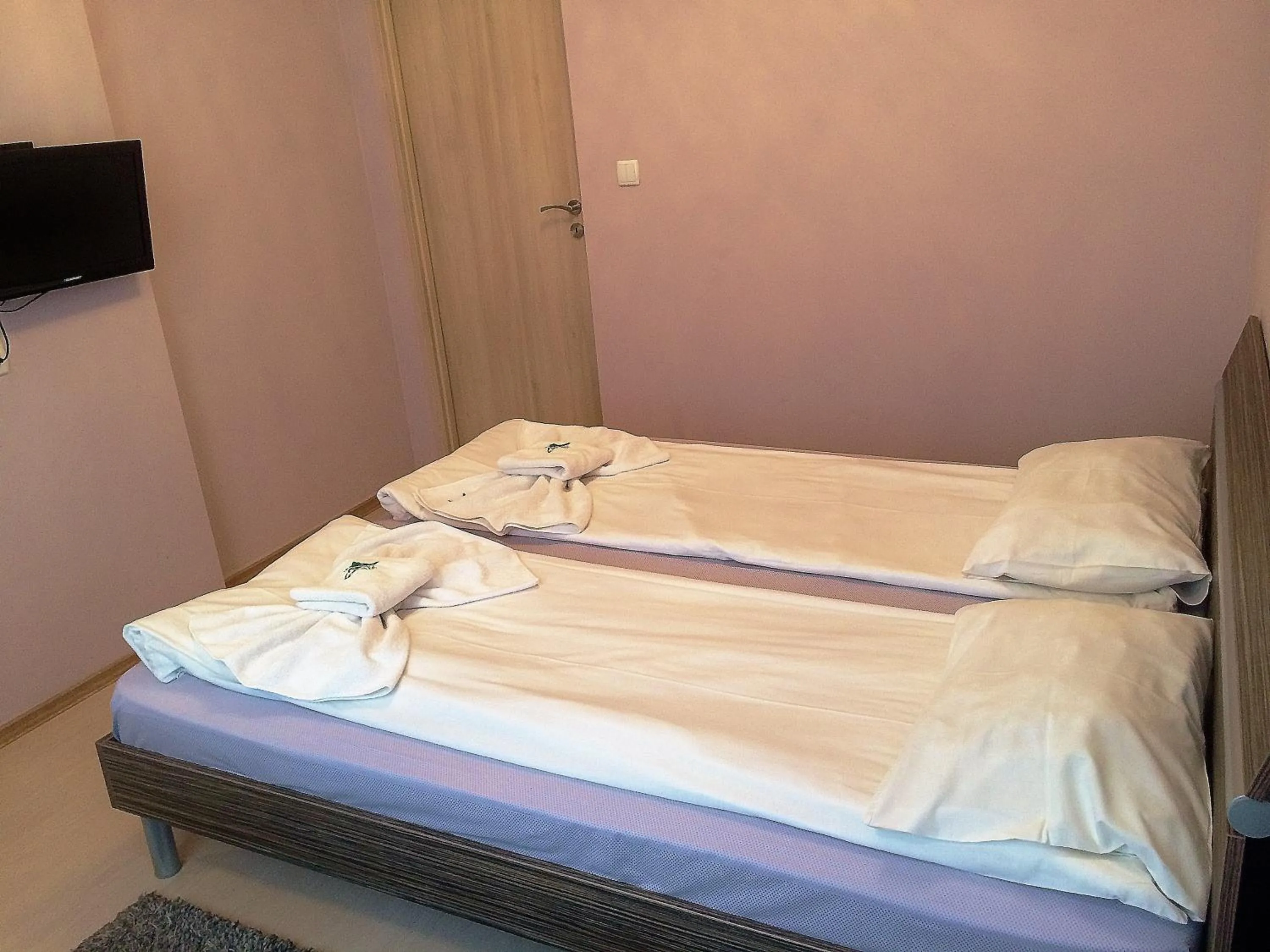 TV and multimedia, Bed in Family Hotel Dalis