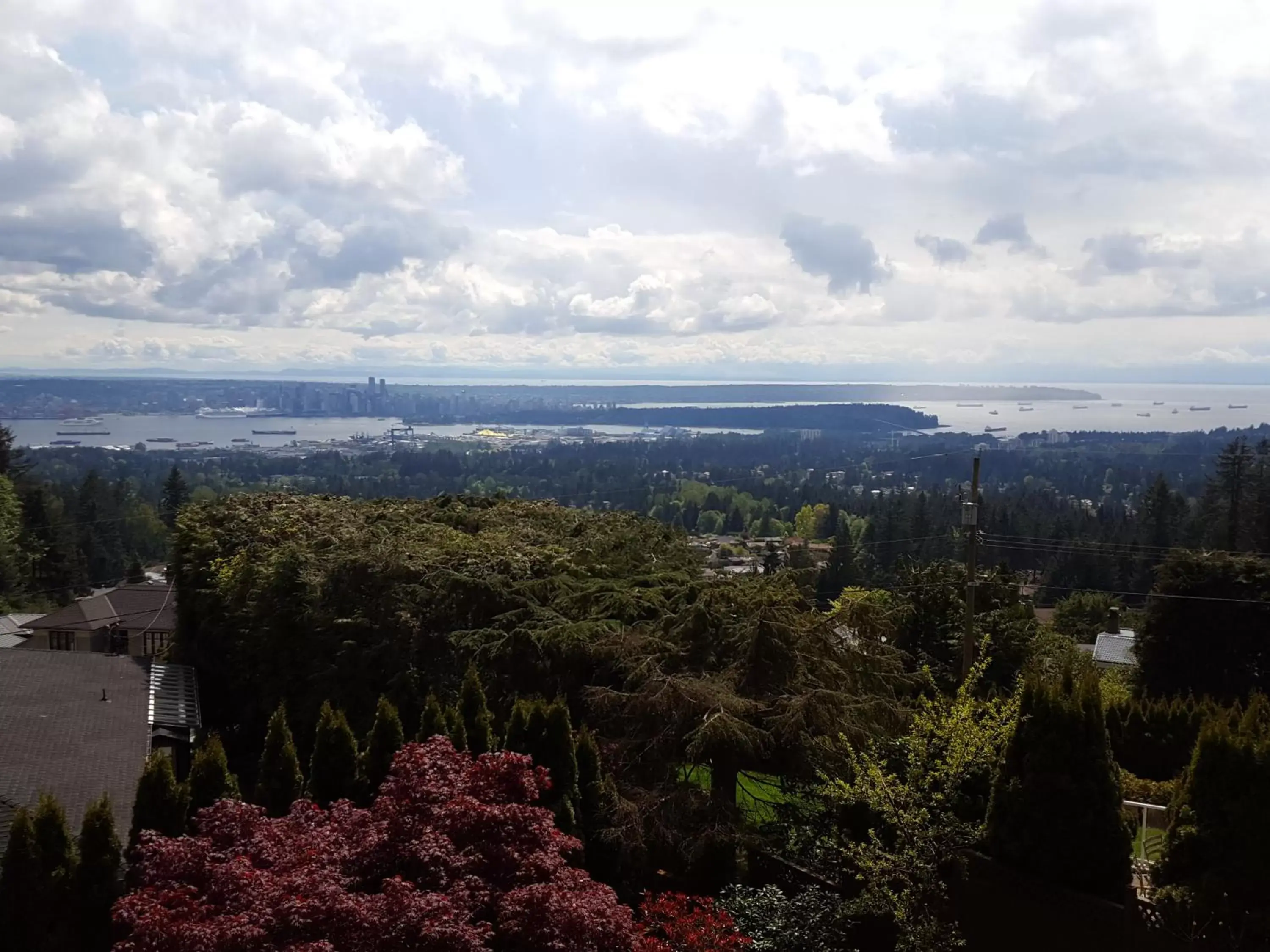 Queen Room with Shared Bathroom in Emperial Suites Queen Room with Shared Bathroom in Emperial Suites