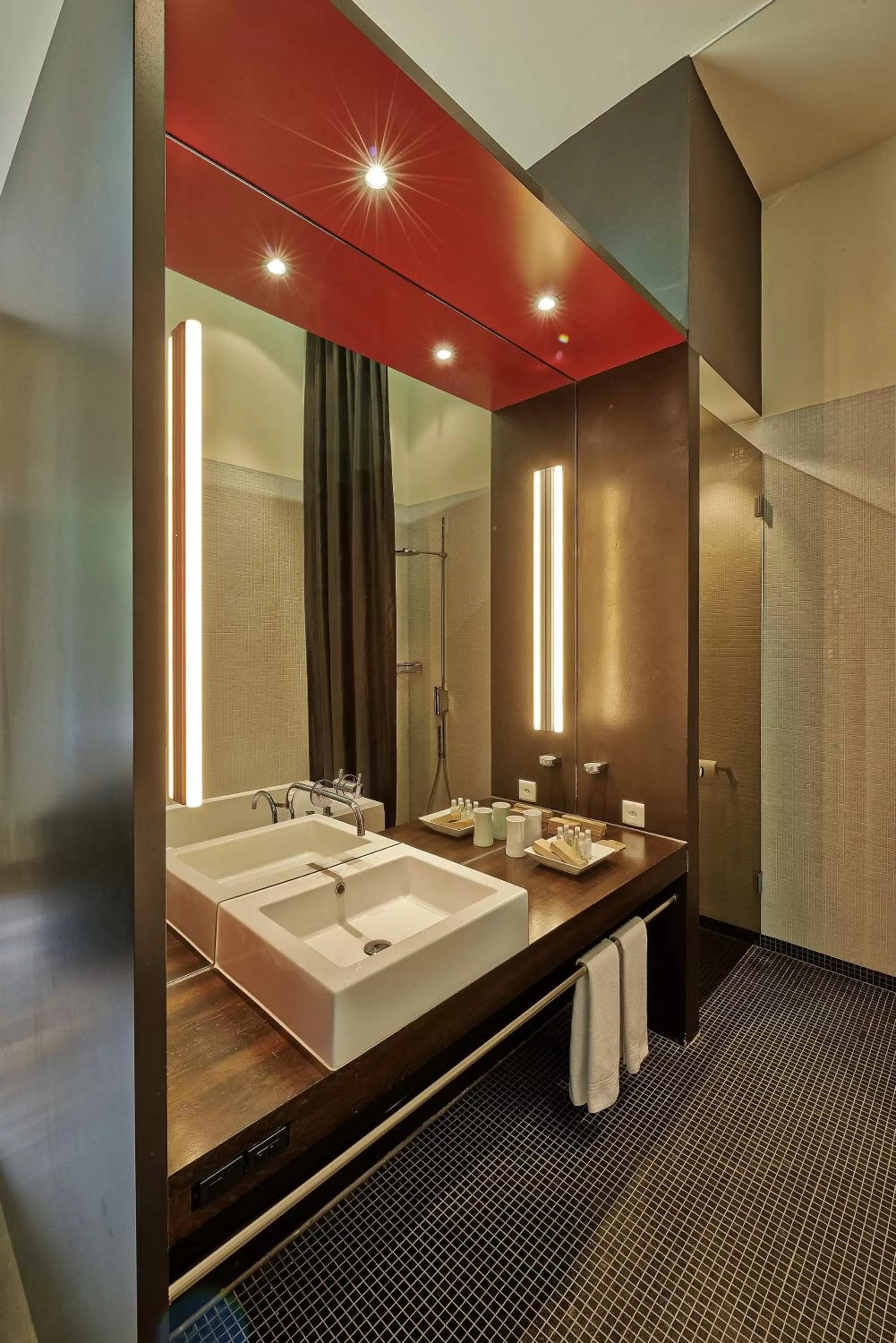 Bathroom, Bed in Sorell Hotel Rigiblick - Studios & Spa Suites