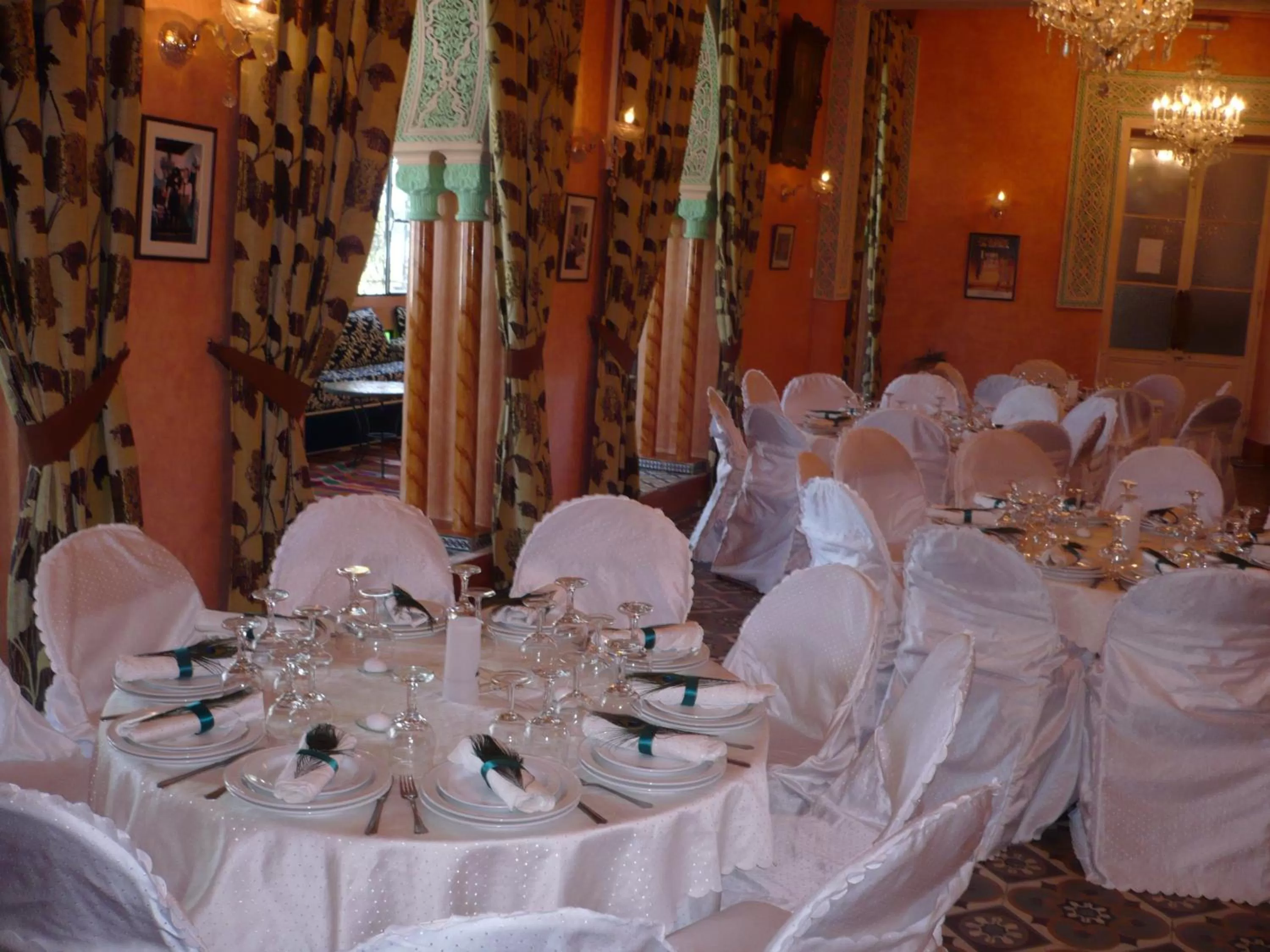 Restaurant/places to eat, Banquet Facilities in Hotel Continental