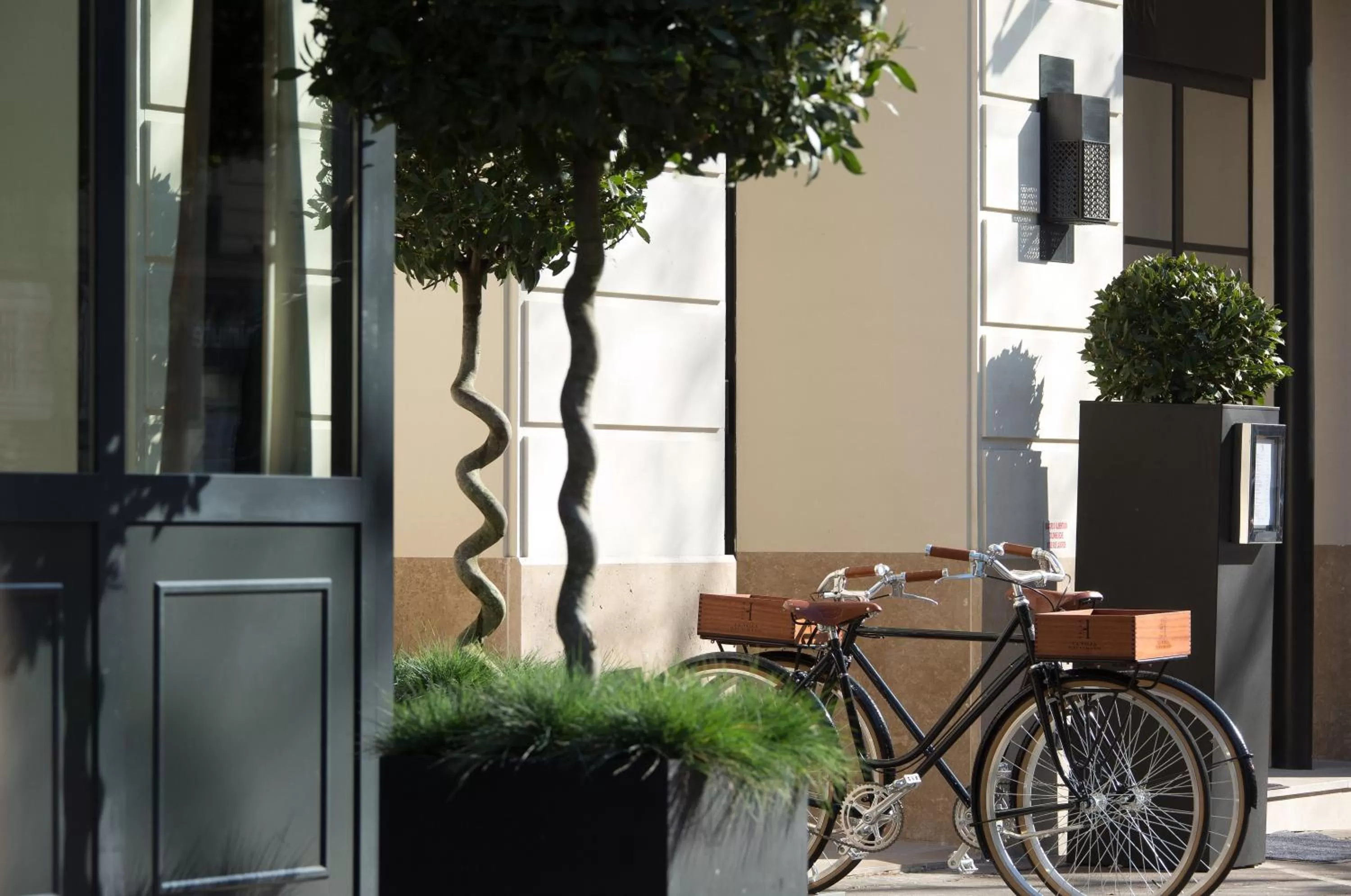 Facade/entrance in La Villa Haussmann