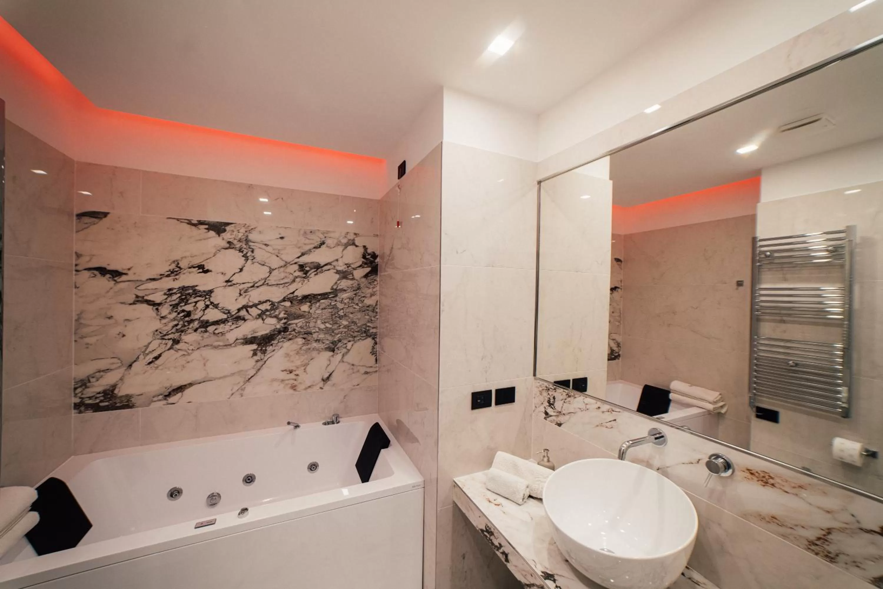 Toilet in Aron Only Suites Bed and Breakfast