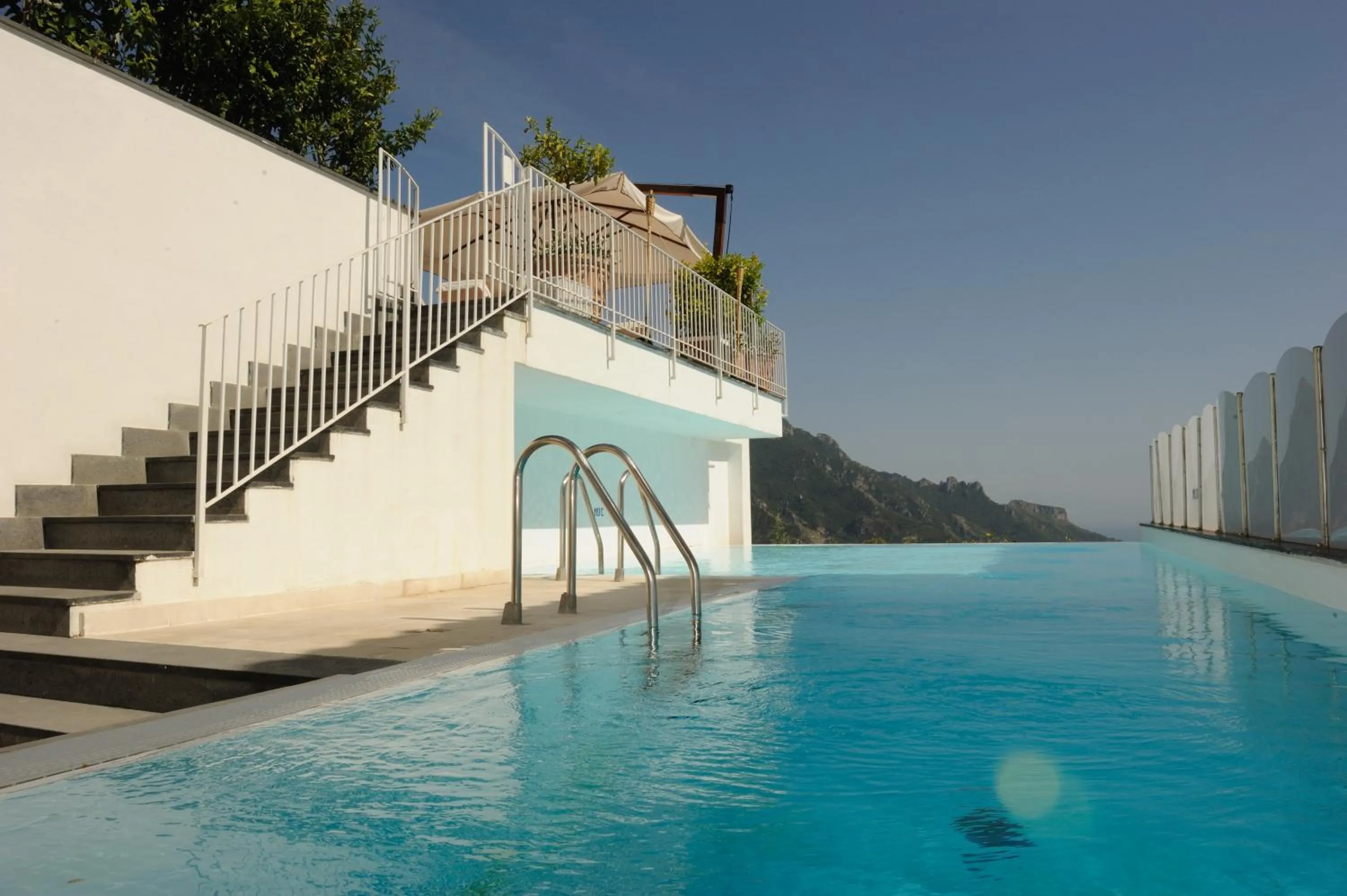 Swimming pool in Hotel Villa Fraulo