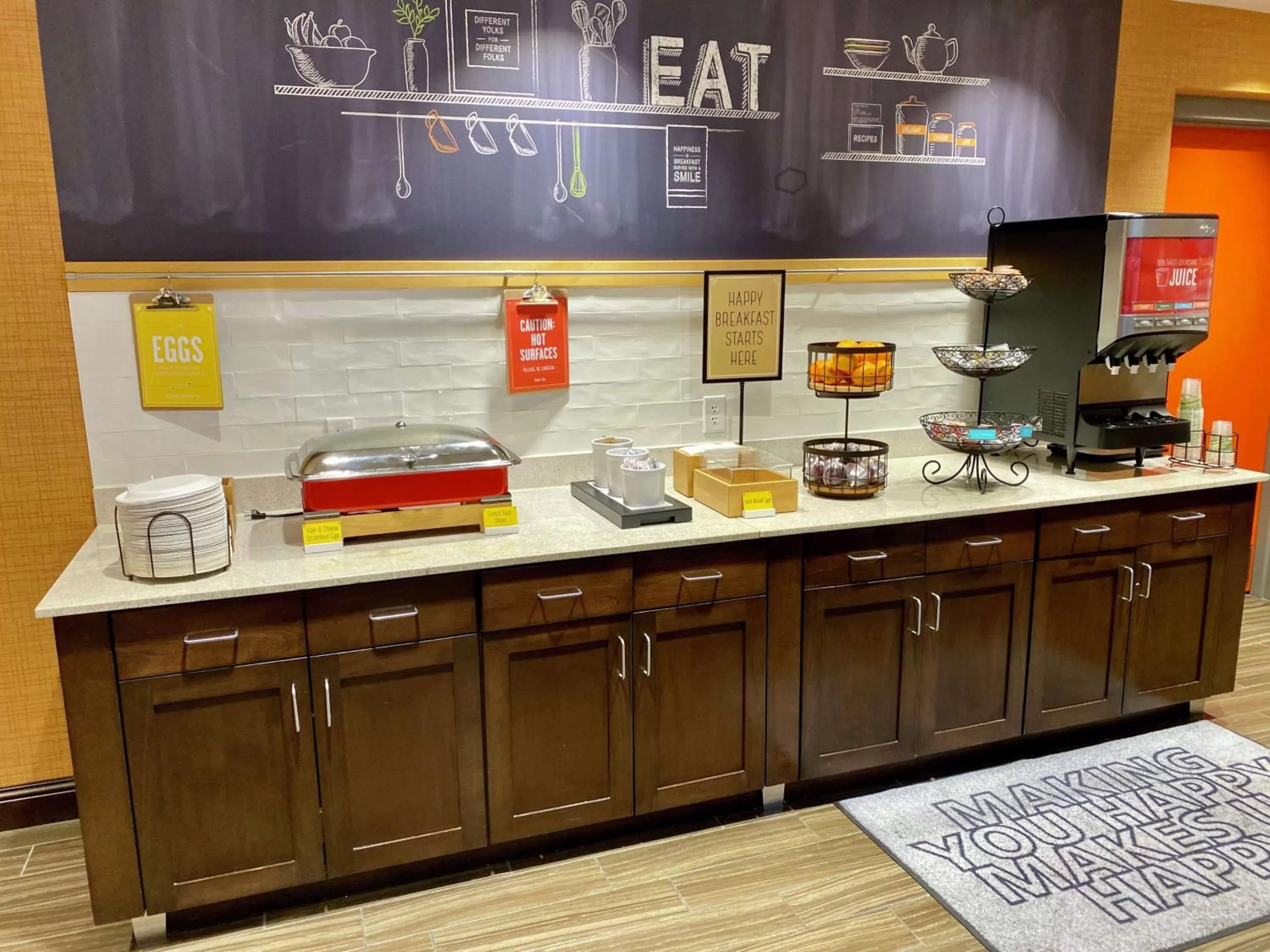 Breakfast in Hampton Inn & Suites - DeLand