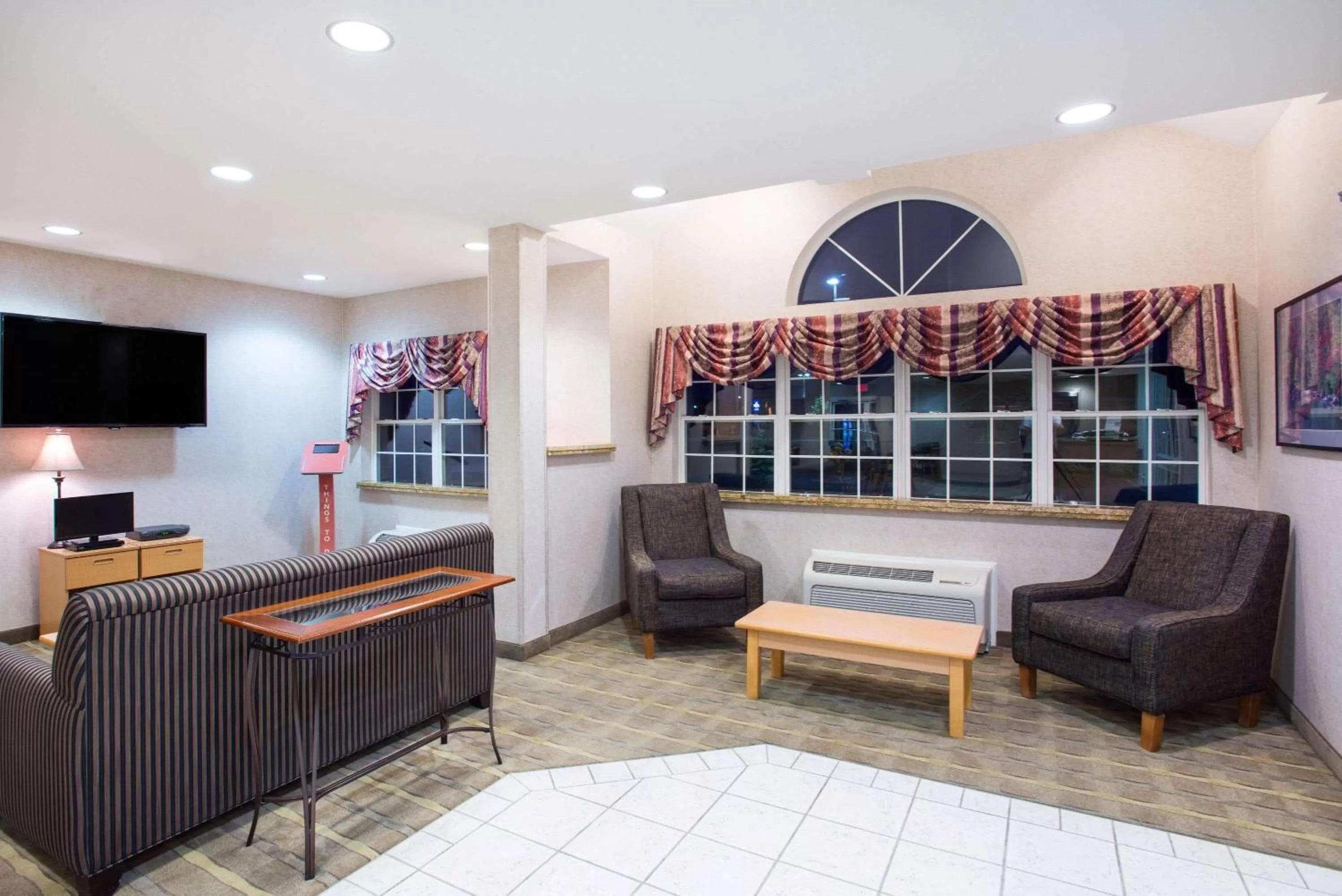 Lobby or reception in Microtel Inn & Suites by Wyndham Plattsburgh