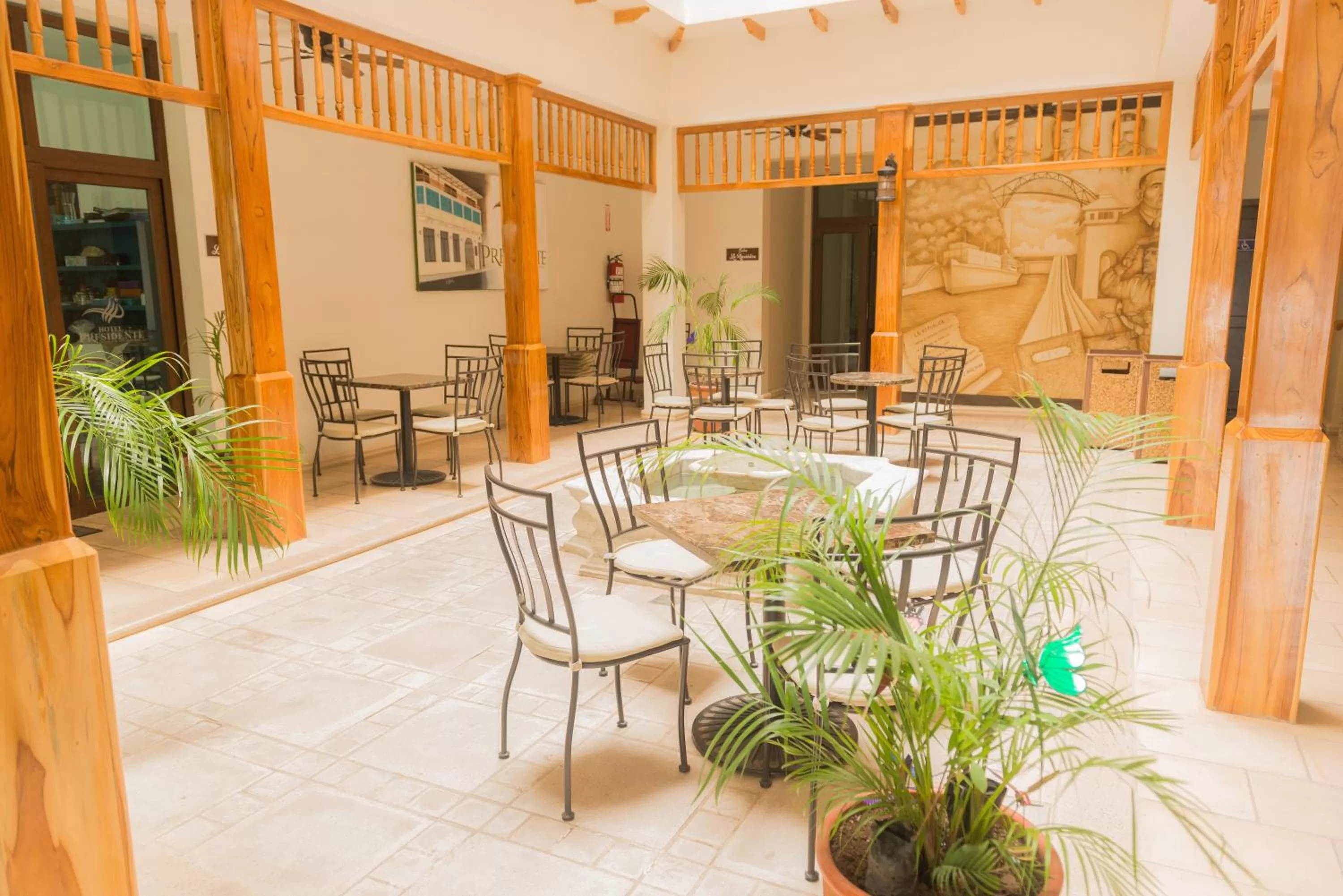 Restaurant/Places to Eat in Hotel Presidente Las Tablas