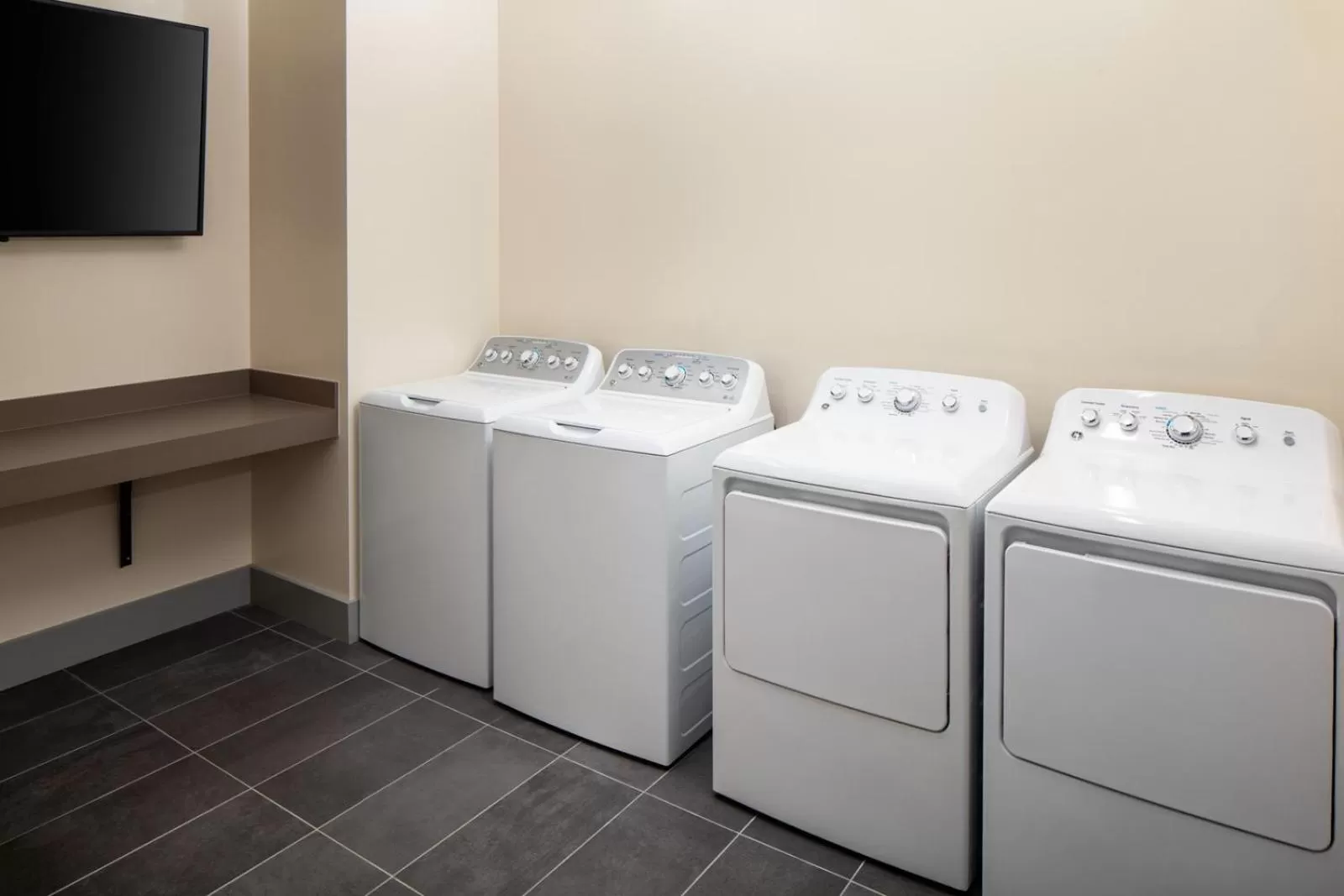 laundry in Hyatt House Tallahassee Capitol University