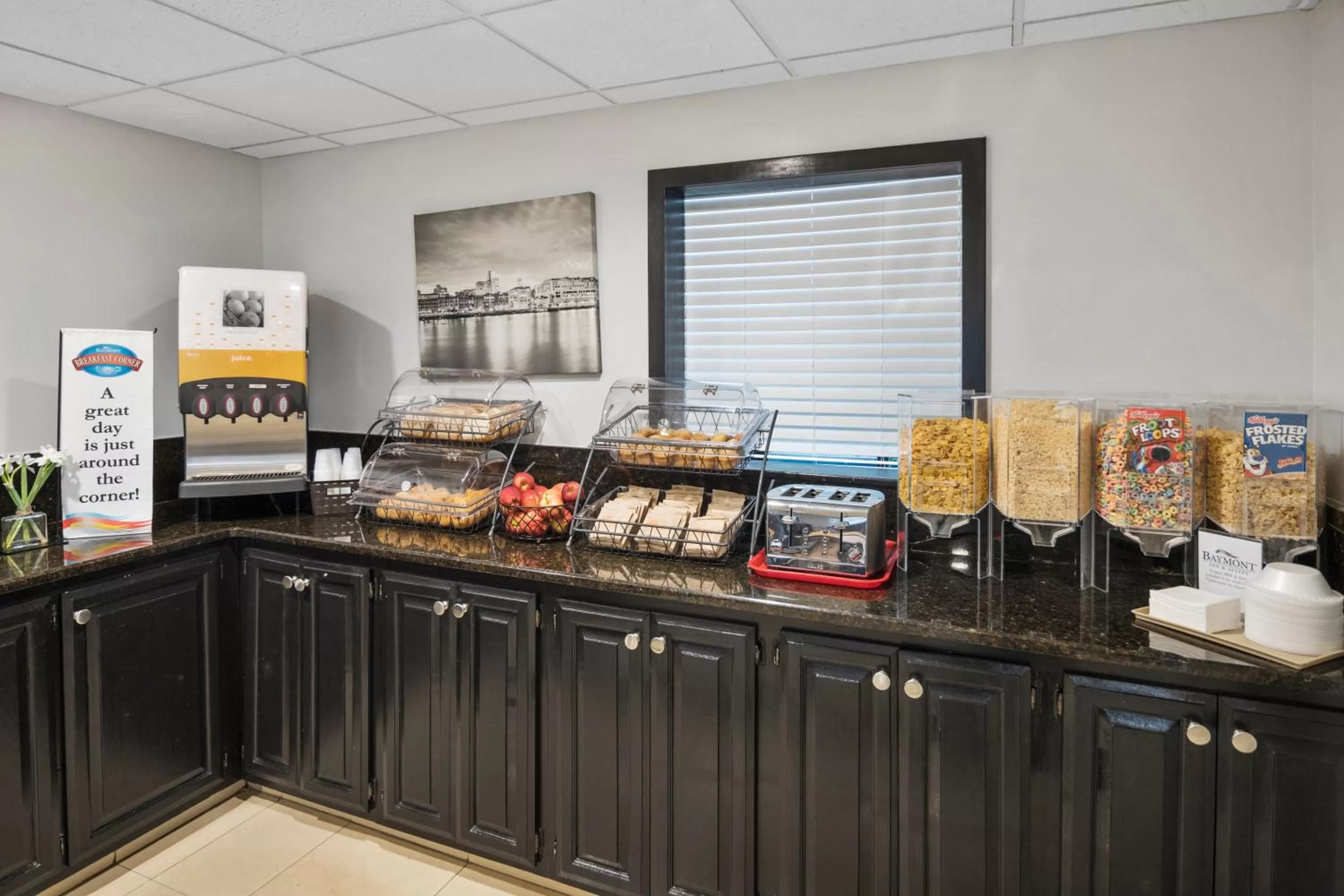 Continental breakfast in Baymont by Wyndham Pooler/Savannah