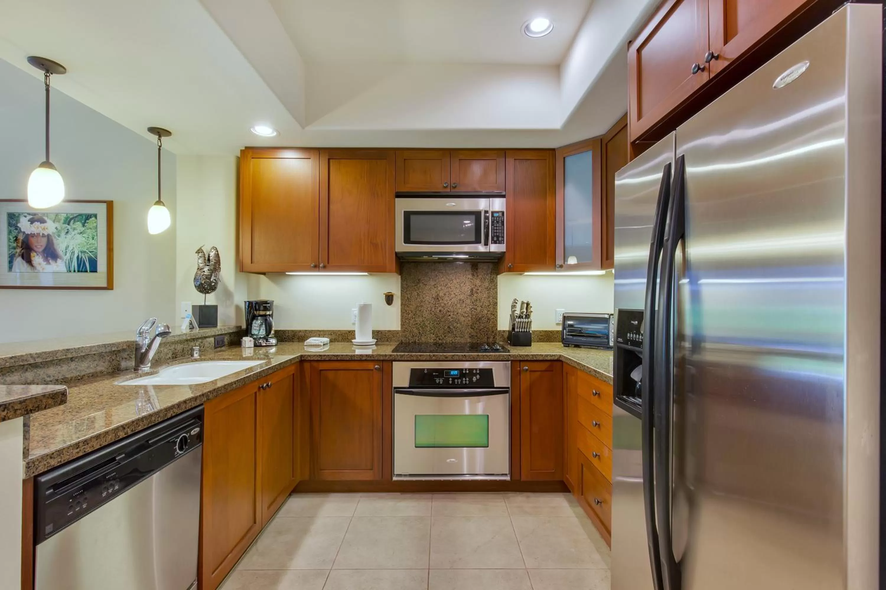 Kitchen or kitchenette in Castle Hali'i Kai at Waikoloa