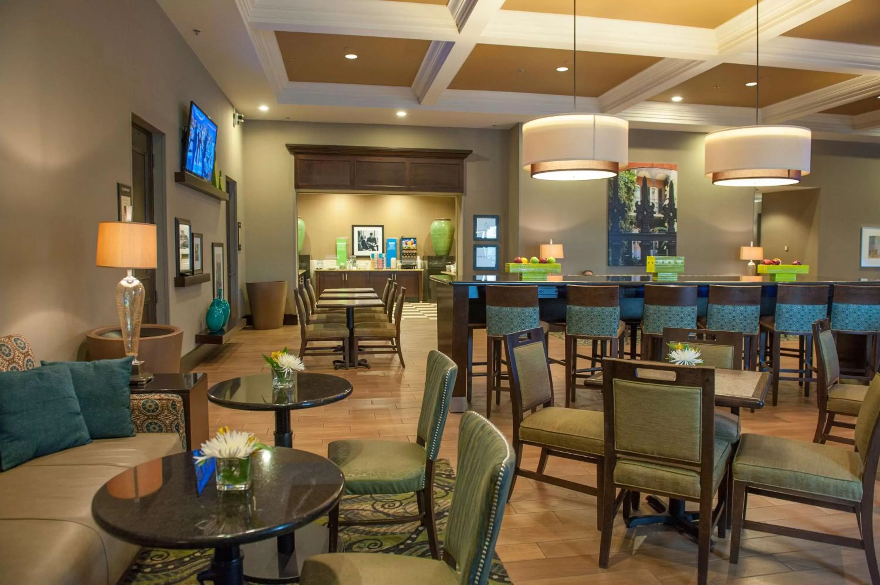 Restaurant/places to eat in Hampton Inn & Suites New Orleans/Elmwood