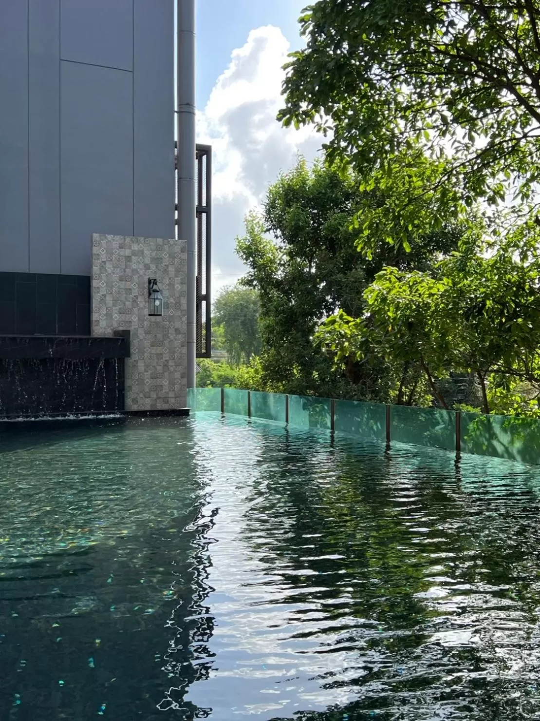 Swimming pool in Hatyai Signature Hotel