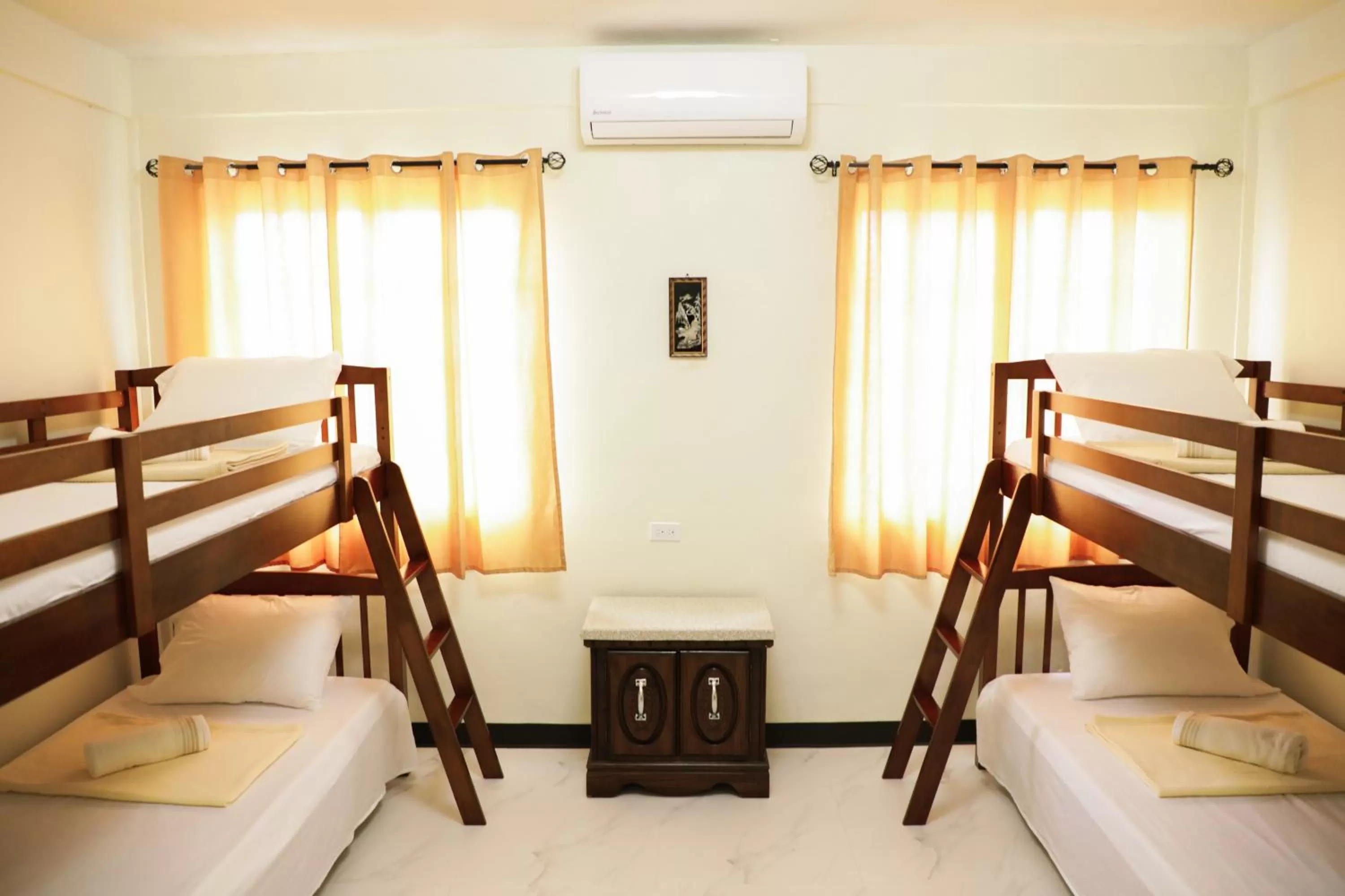 Bunk Bed in Yogi Dives B&B