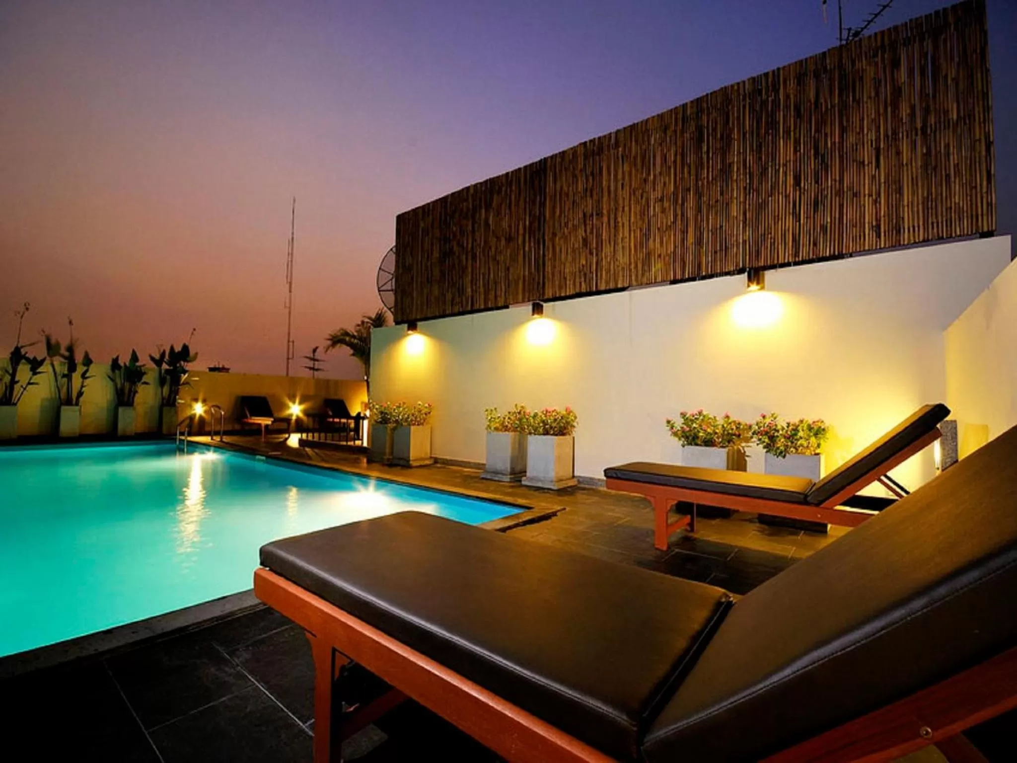 Swimming pool in Sleep Withinn