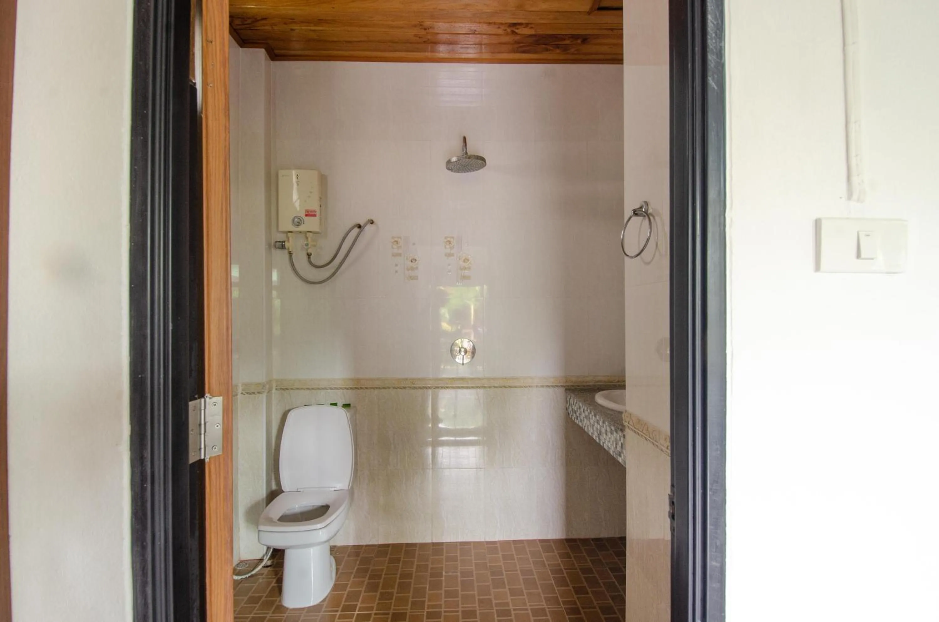 Shower in Khum Laanta Resort - SHA Extra Plus