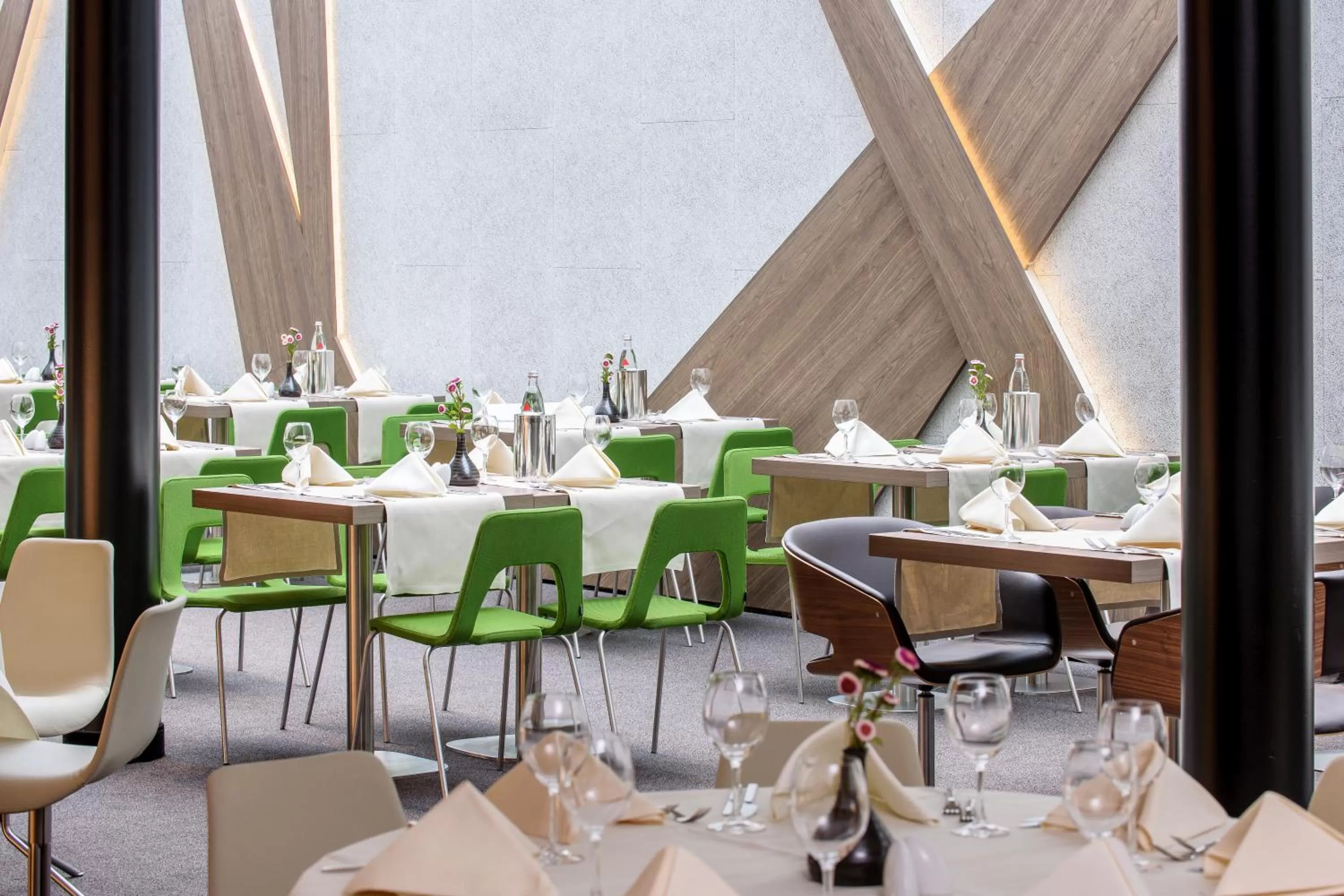 Restaurant/places to eat in Novotel Hannover