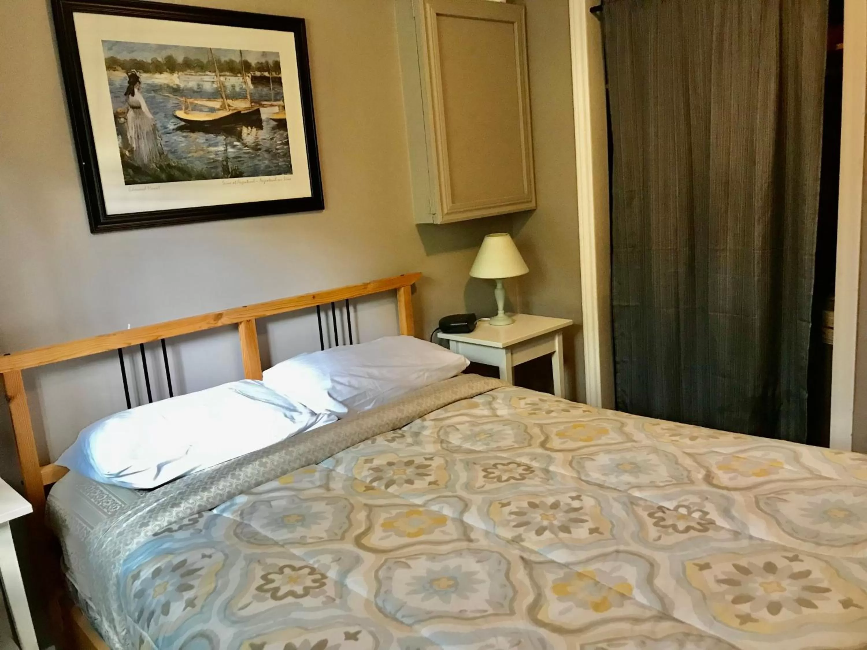 Bed in Hush Lodge and Cottages