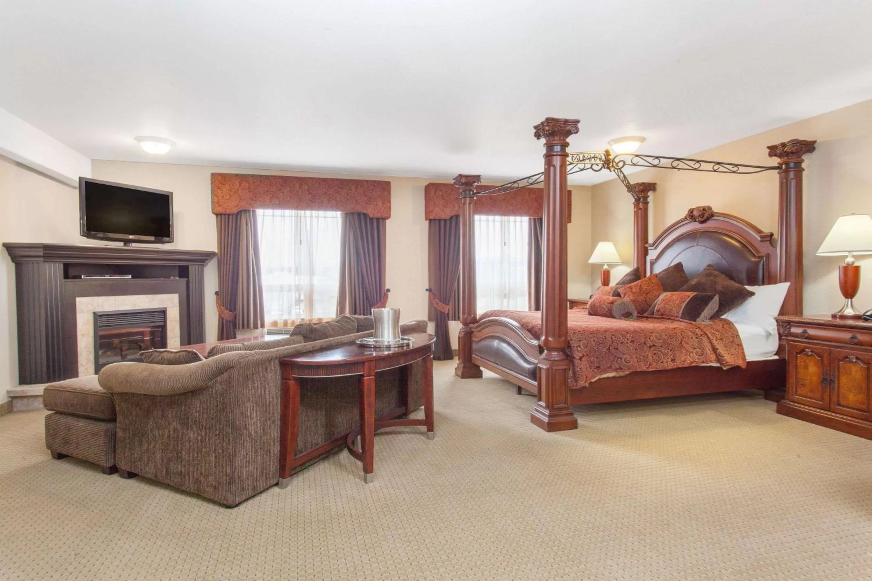 Photo of the whole room in Ramada by Wyndham Pincher Creek