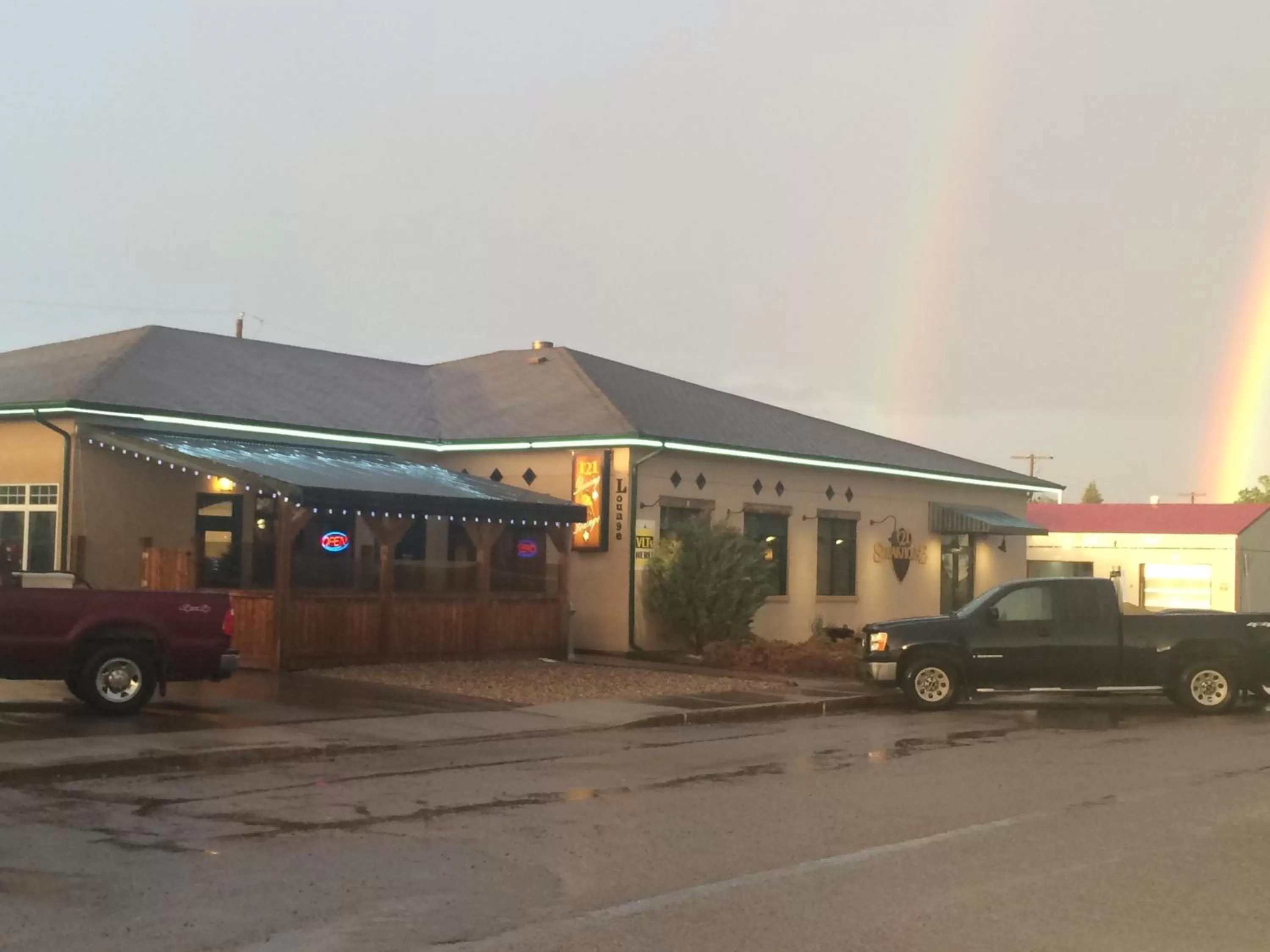 Facade/entrance in 121 Steakhouse & Motel