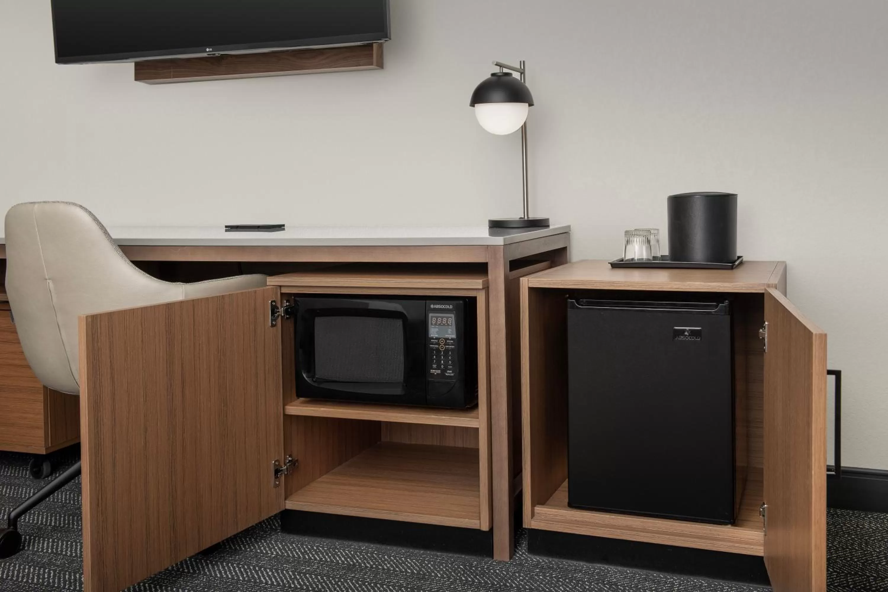 minibar in Courtyard by Marriott Dayton Beavercreek