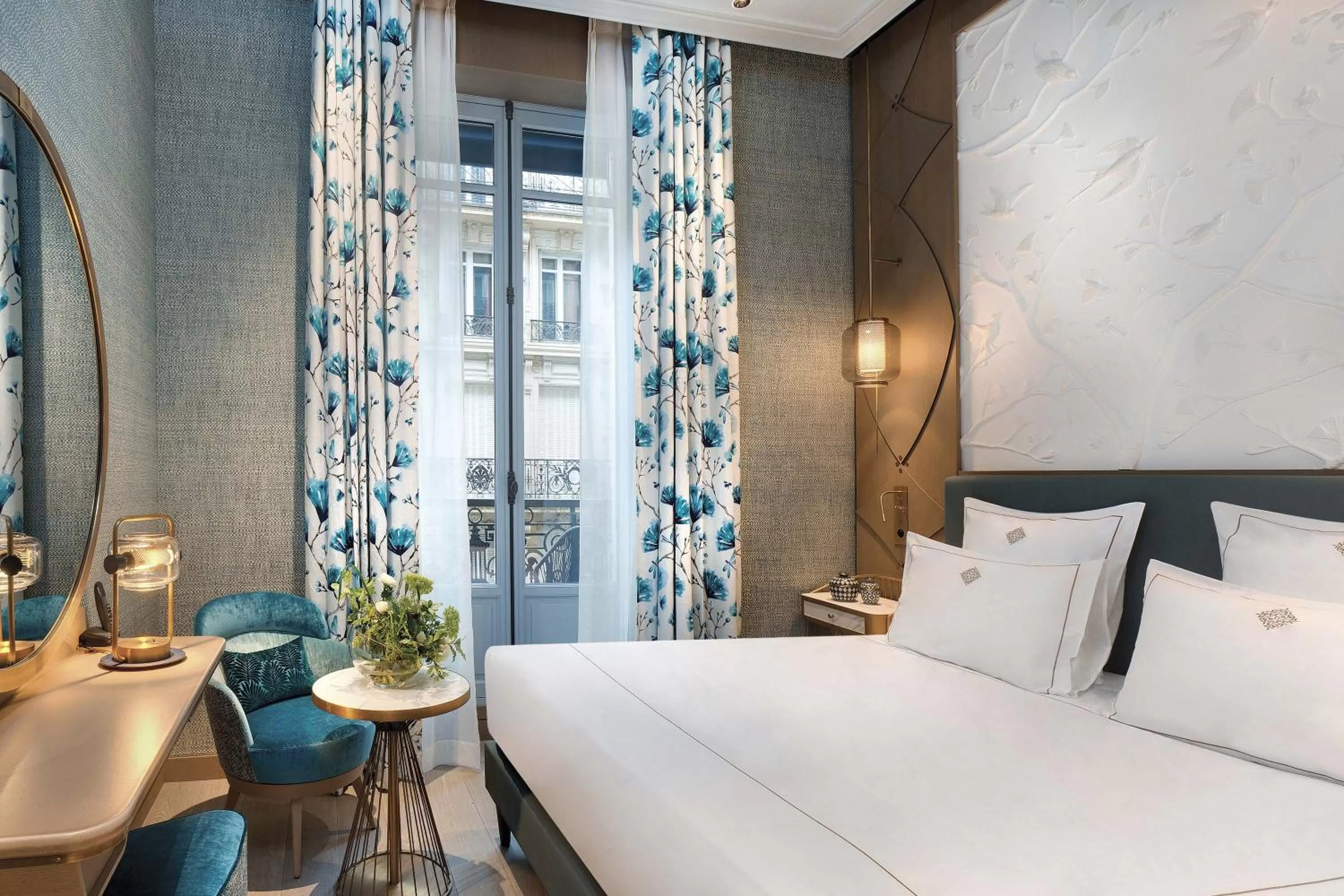 Photo of the whole room, Bed in La Demeure Montaigne