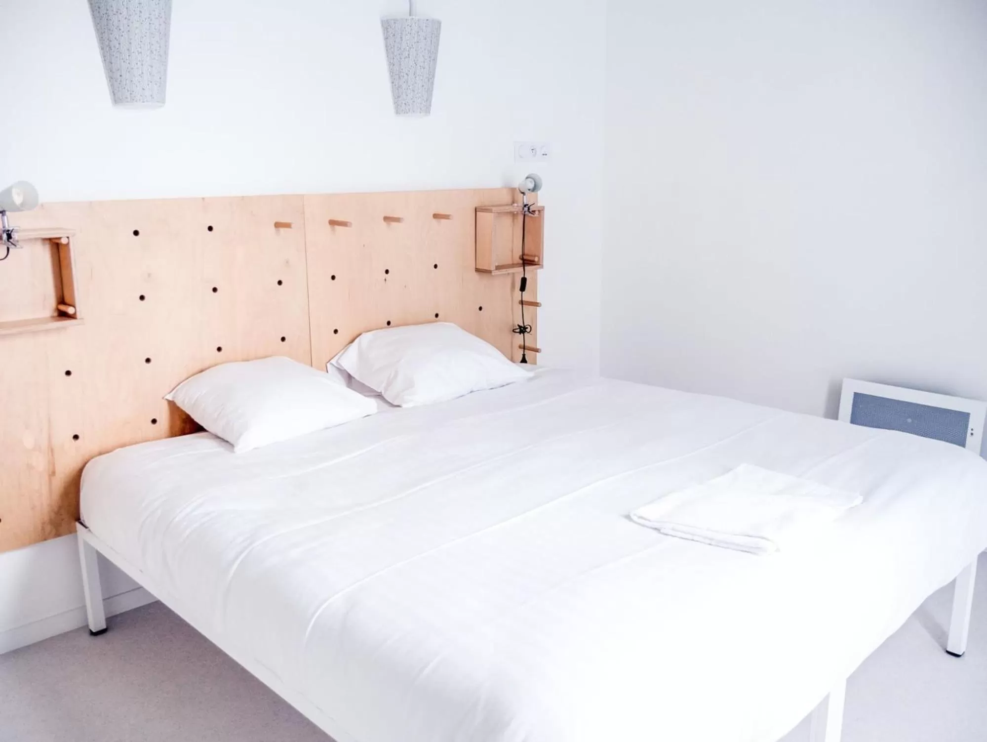 Bed in Ecla Paris Noisy-le-Grand