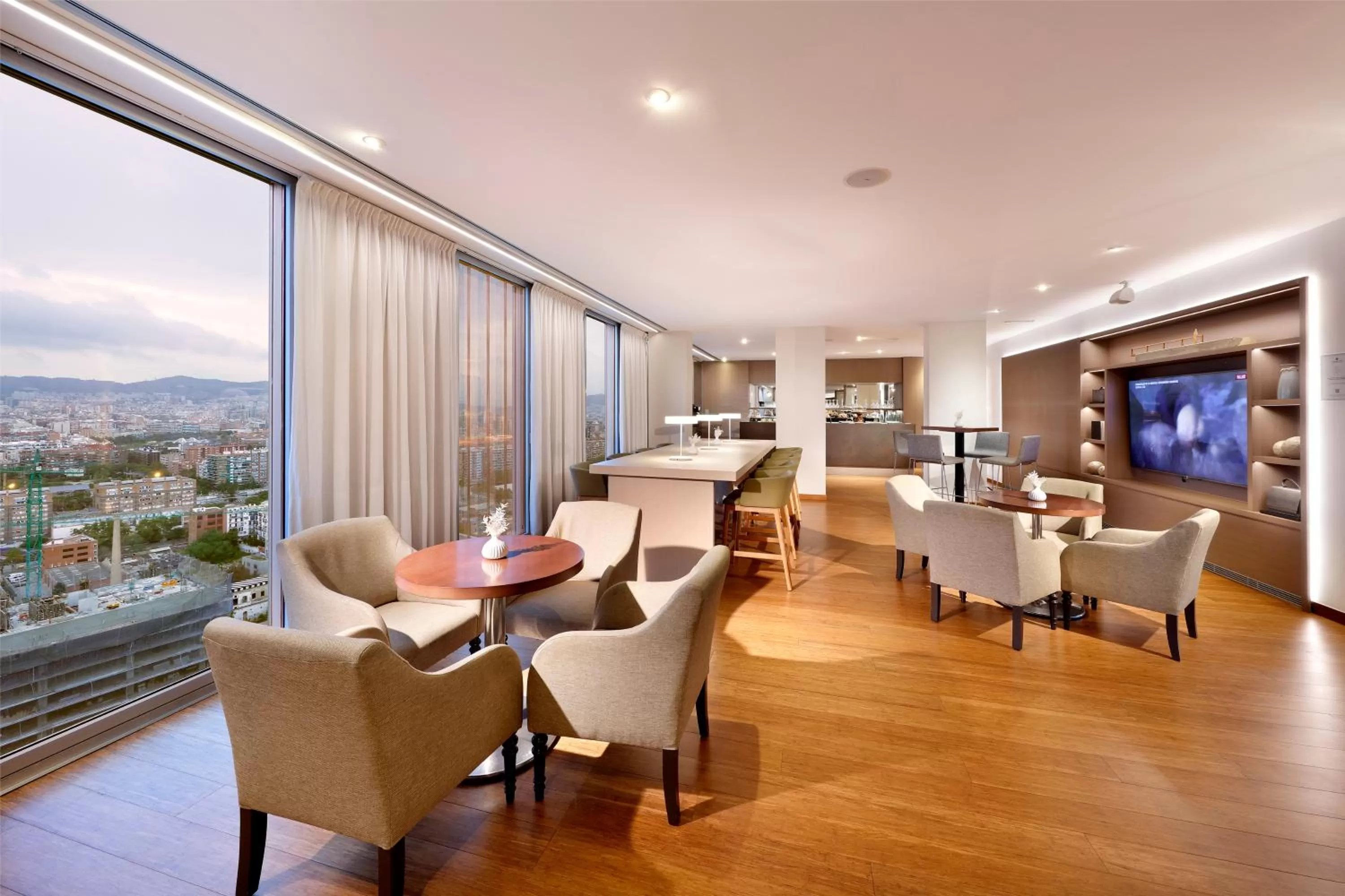 Communal lounge/ TV room in Melia Barcelona Sky 4* Sup