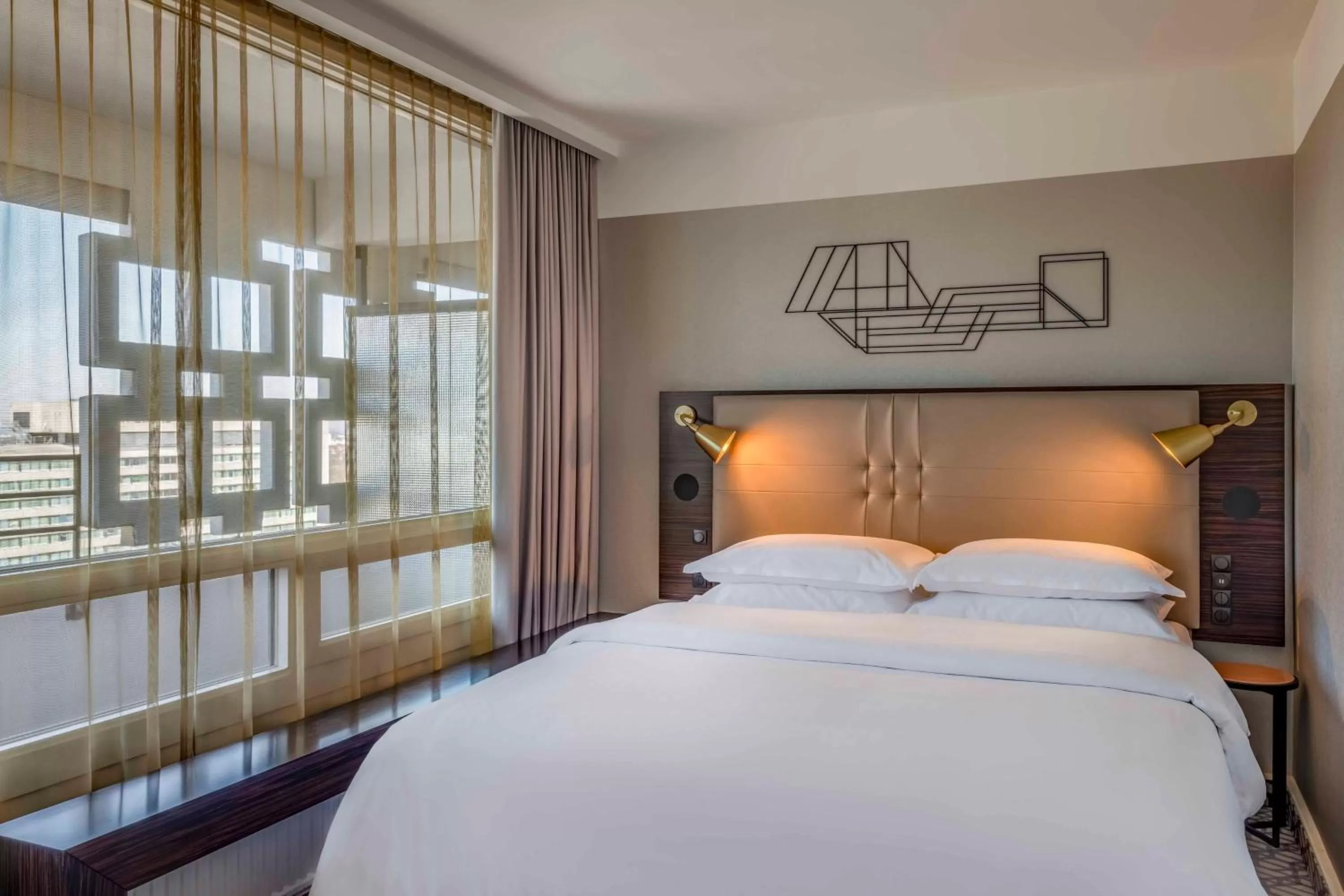 Bedroom, Bed in Four Points by Sheraton Munich Arabellapark