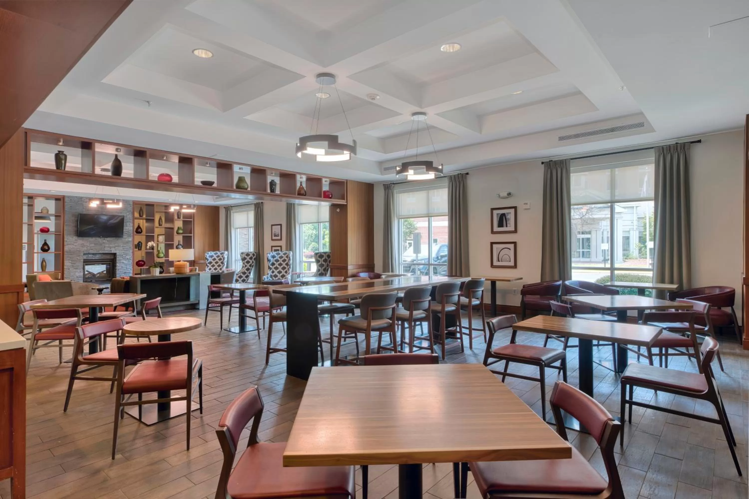 Restaurant/places to eat in DoubleTree by Hilton Raleigh-Cary