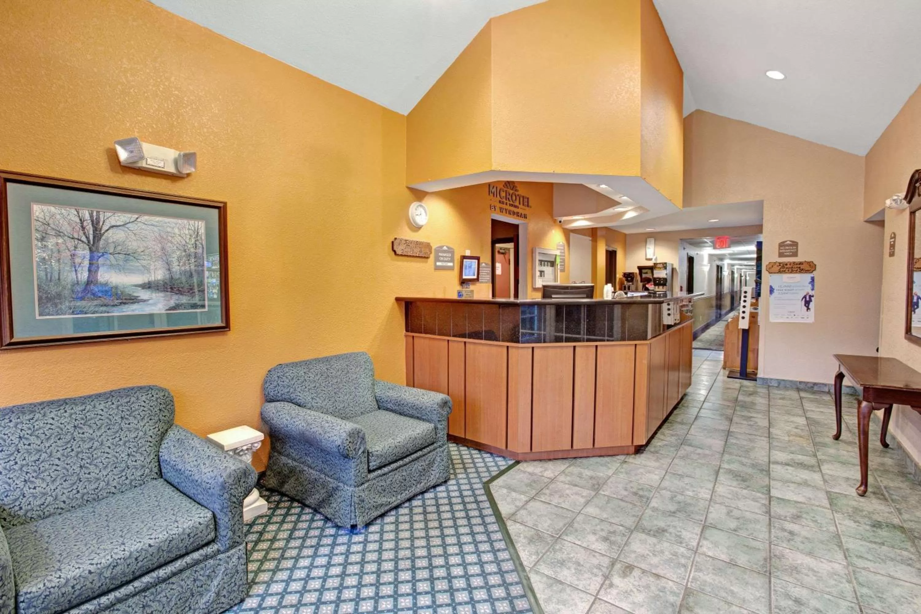 Lobby or reception in Microtel Inn & Suites by Wyndham Gatlinburg