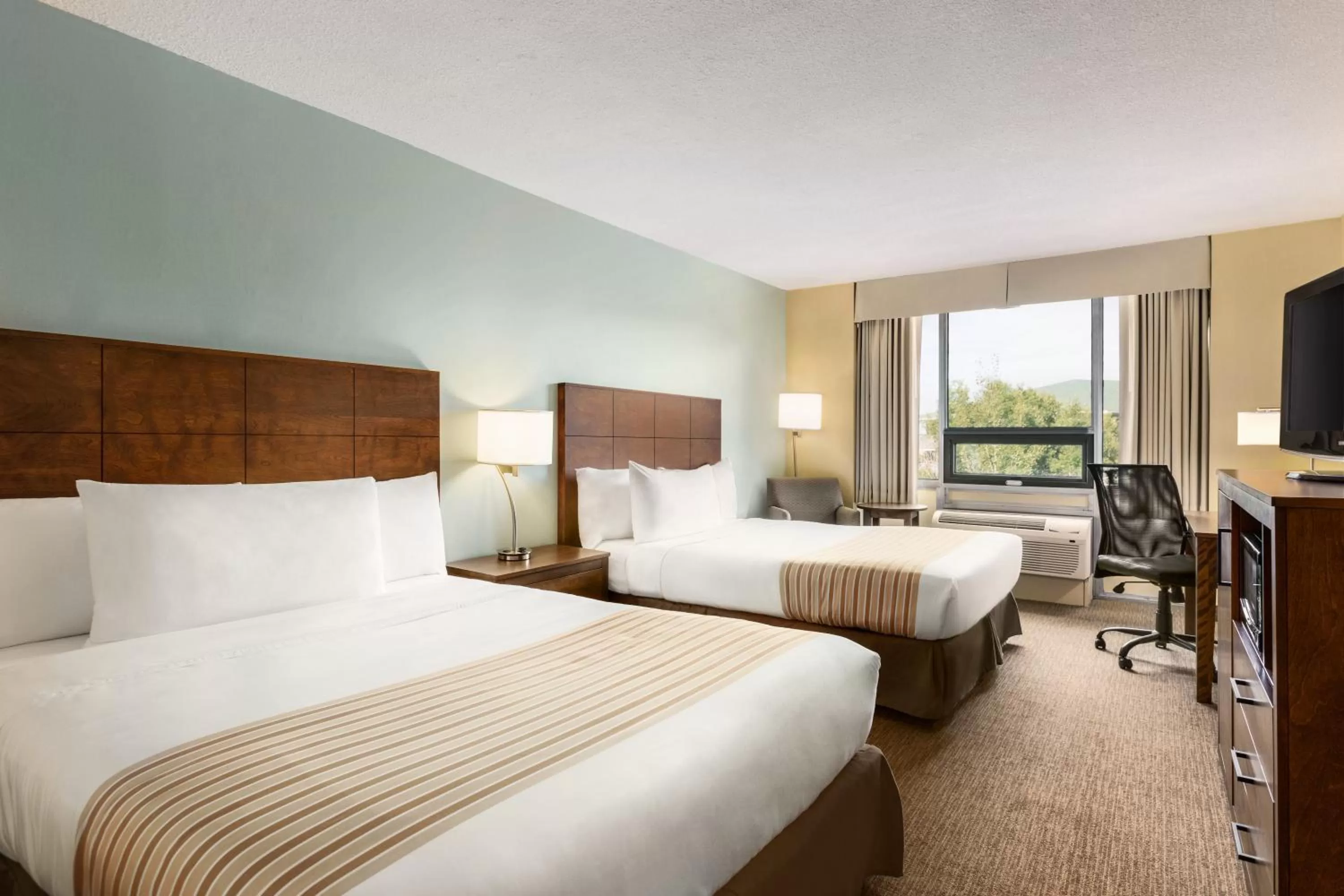 Bedroom, Bed in Travelodge by Wyndham Sydney