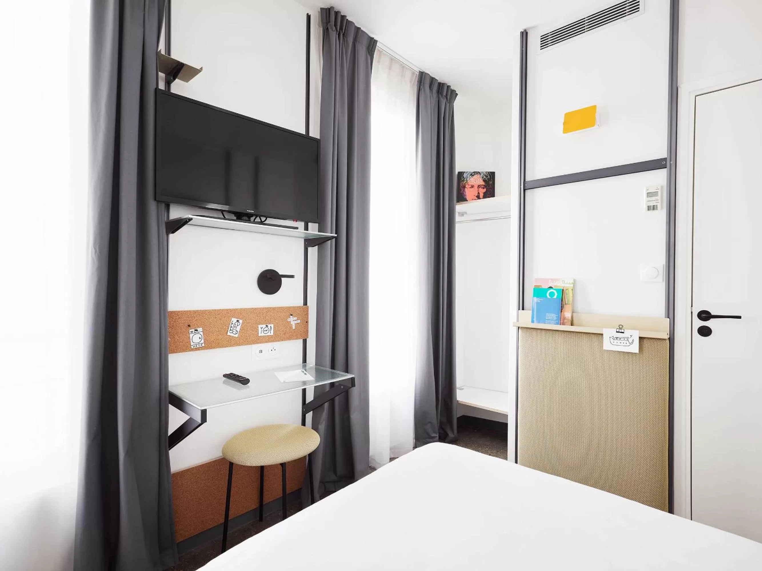 Bedroom, Bed in French Theory