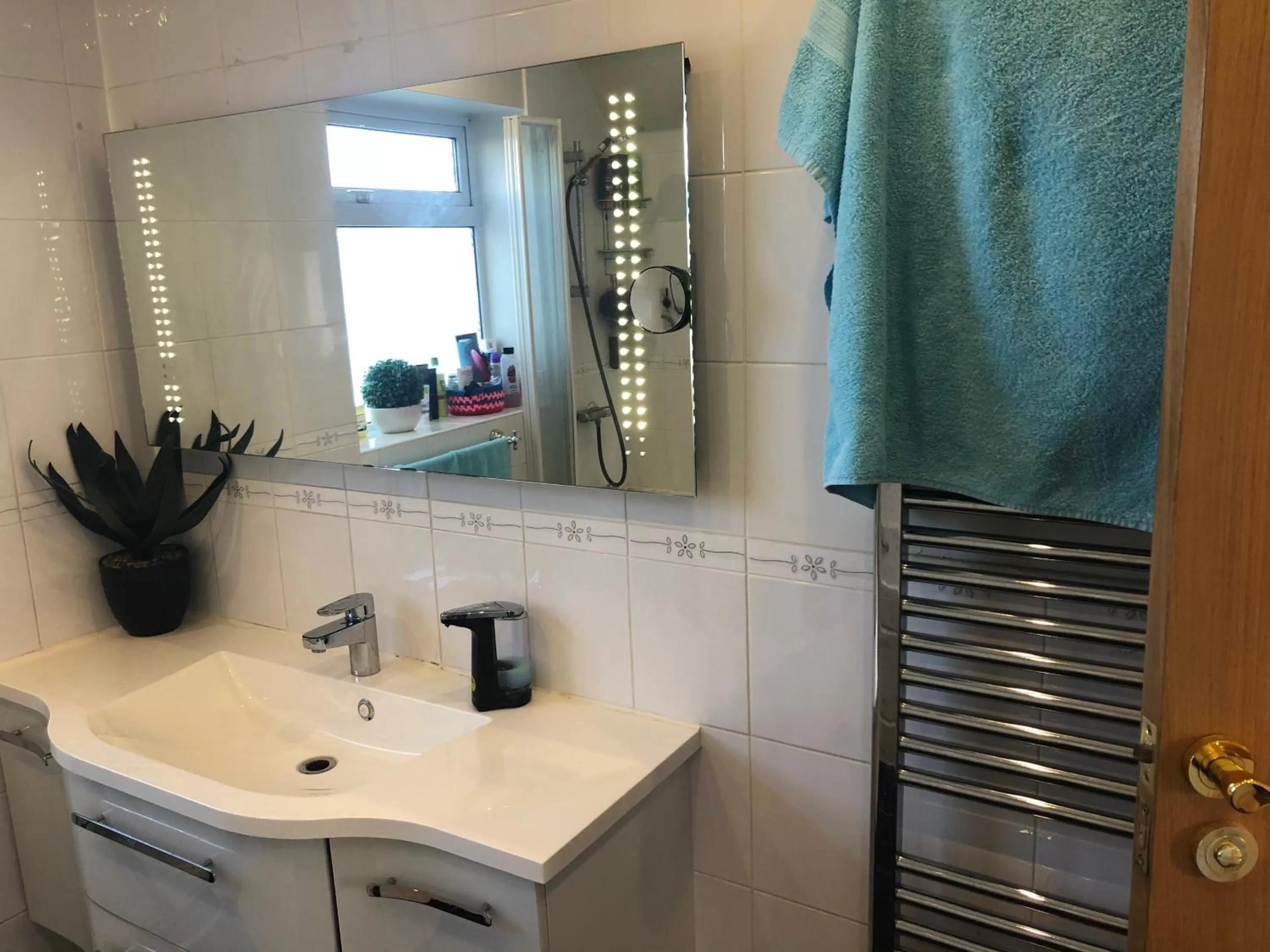 Property building in Lyndon B&B