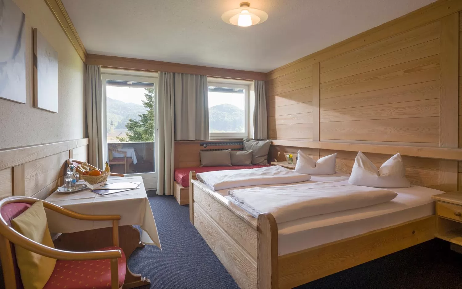 Day, Bed in Alpenhof Landhotel Restaurant