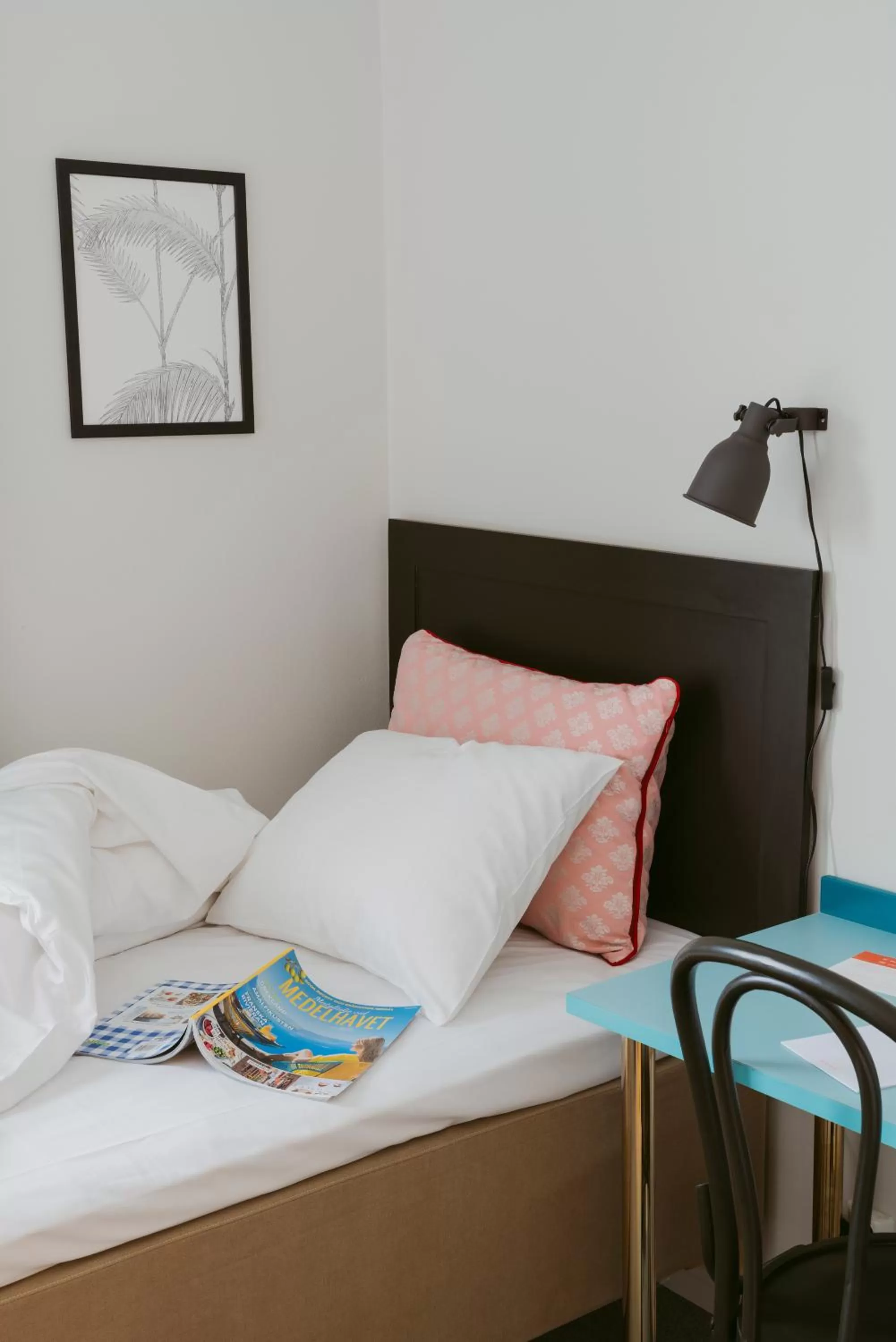 Bed in 2Home Hotel Gävle